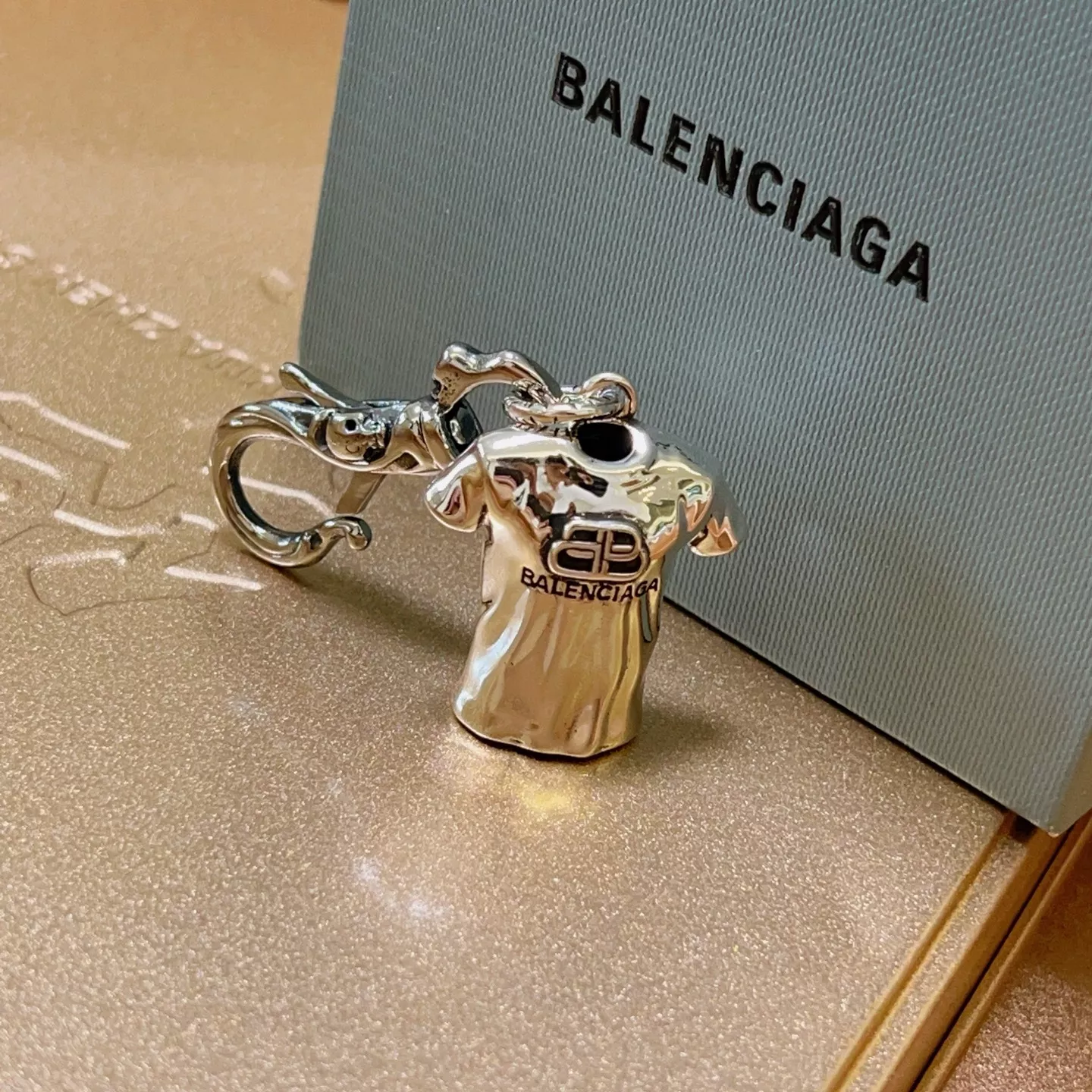 Breathable 4233 Balenciaga Key Holder And Bag Buckle
