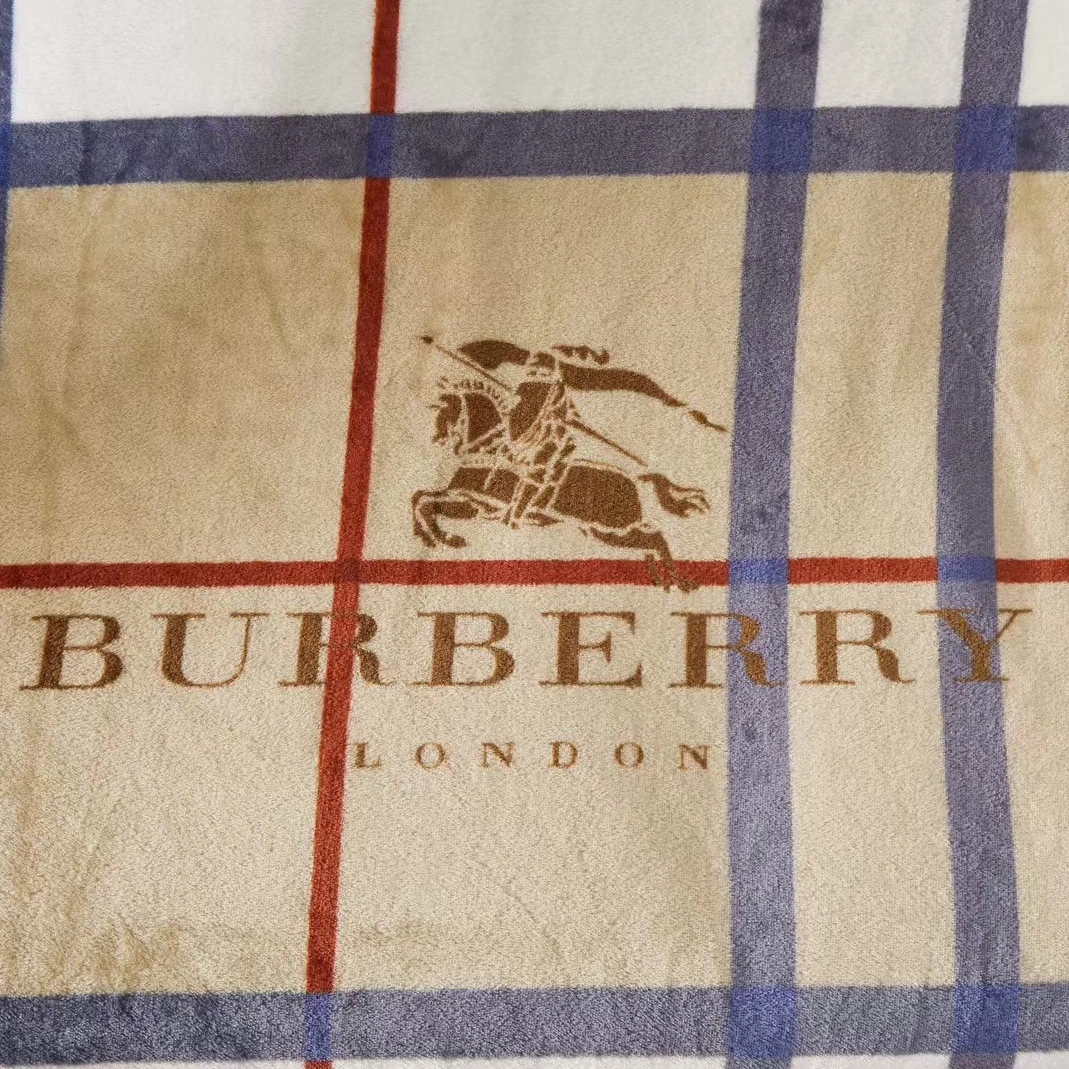 Breathable 4238 Burberry Blanket