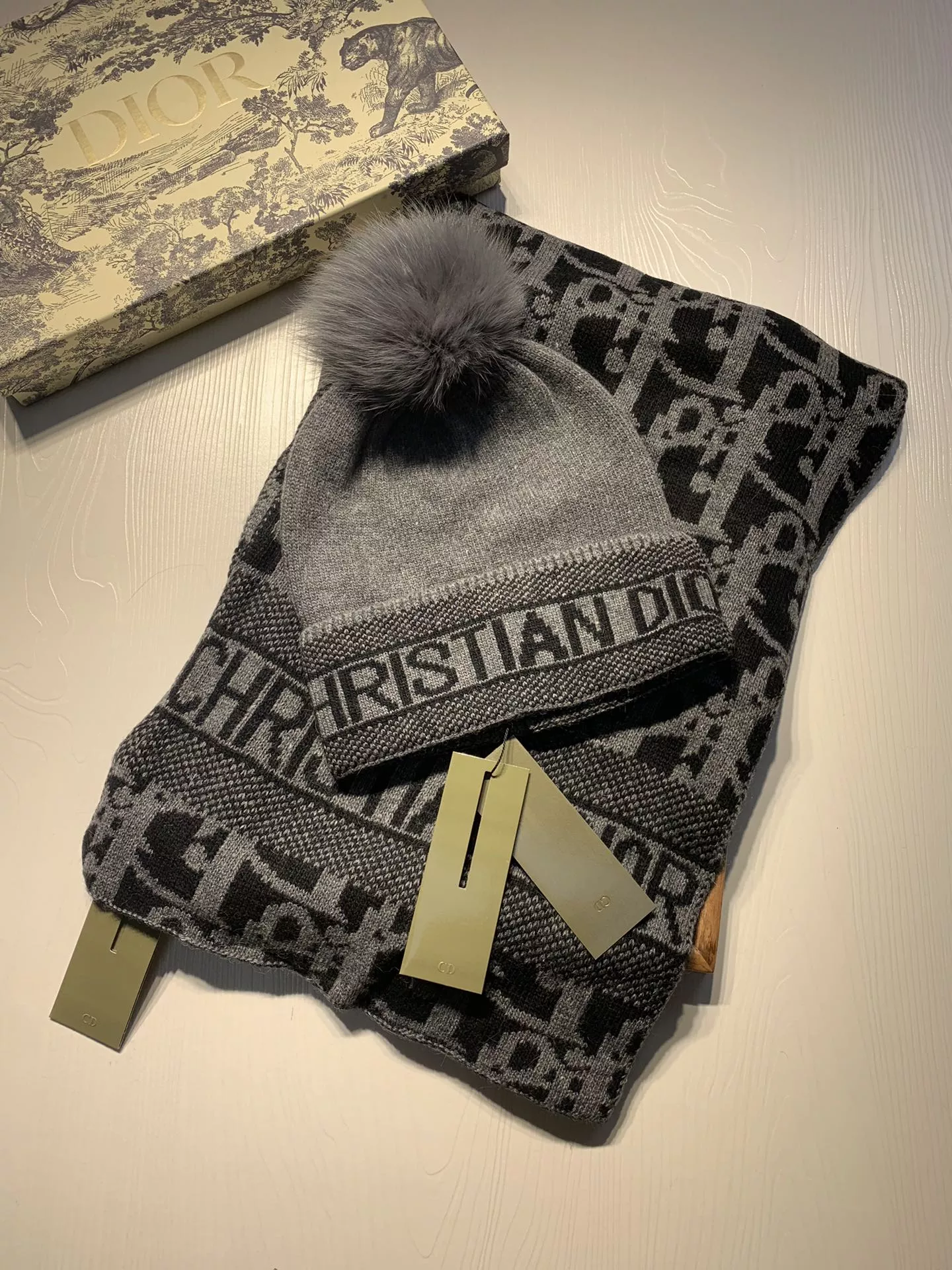 Breathable 4278 Christian Dior Hat and Scarf Set