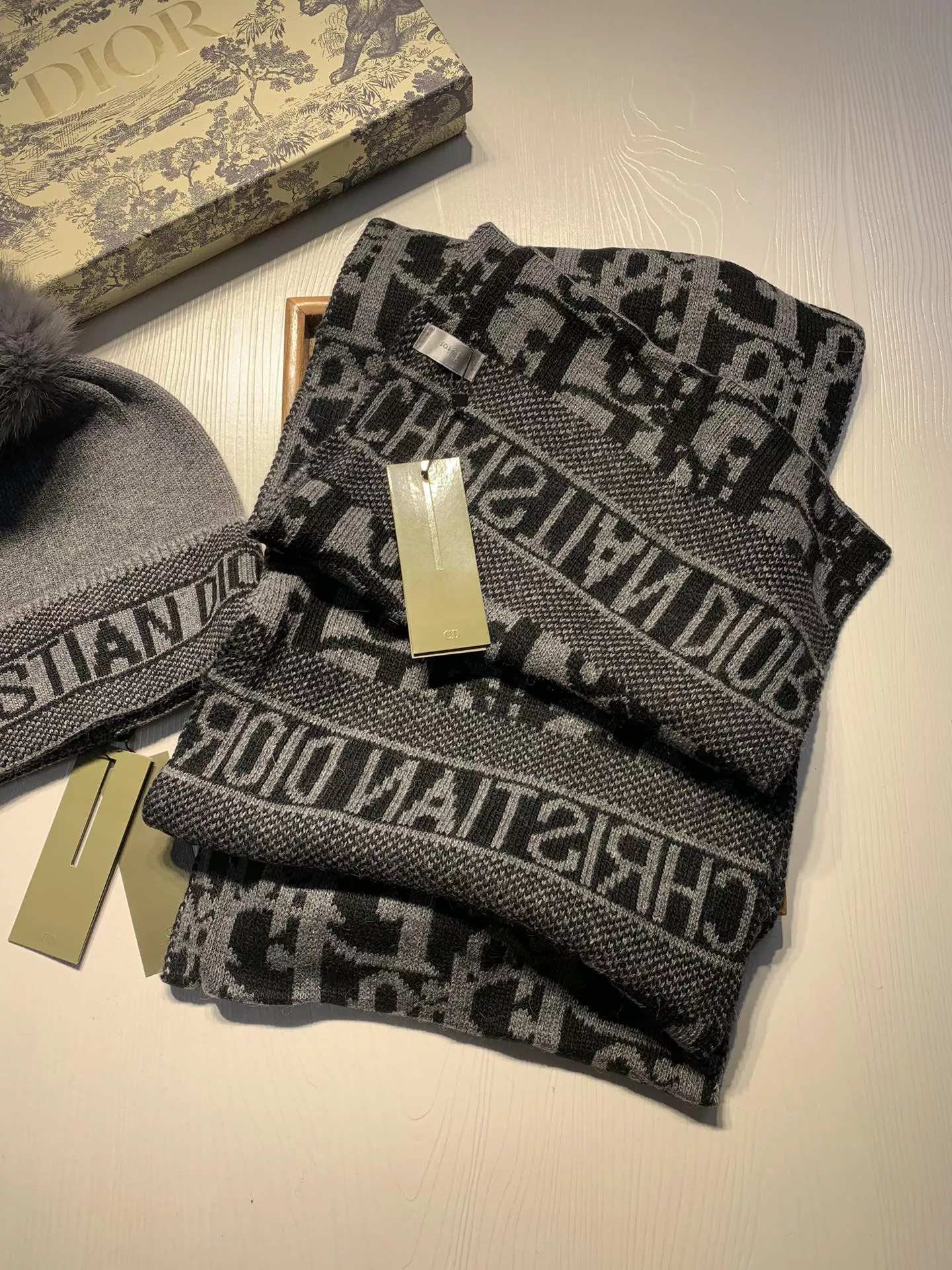 Breathable 4278 Christian Dior Hat and Scarf Set