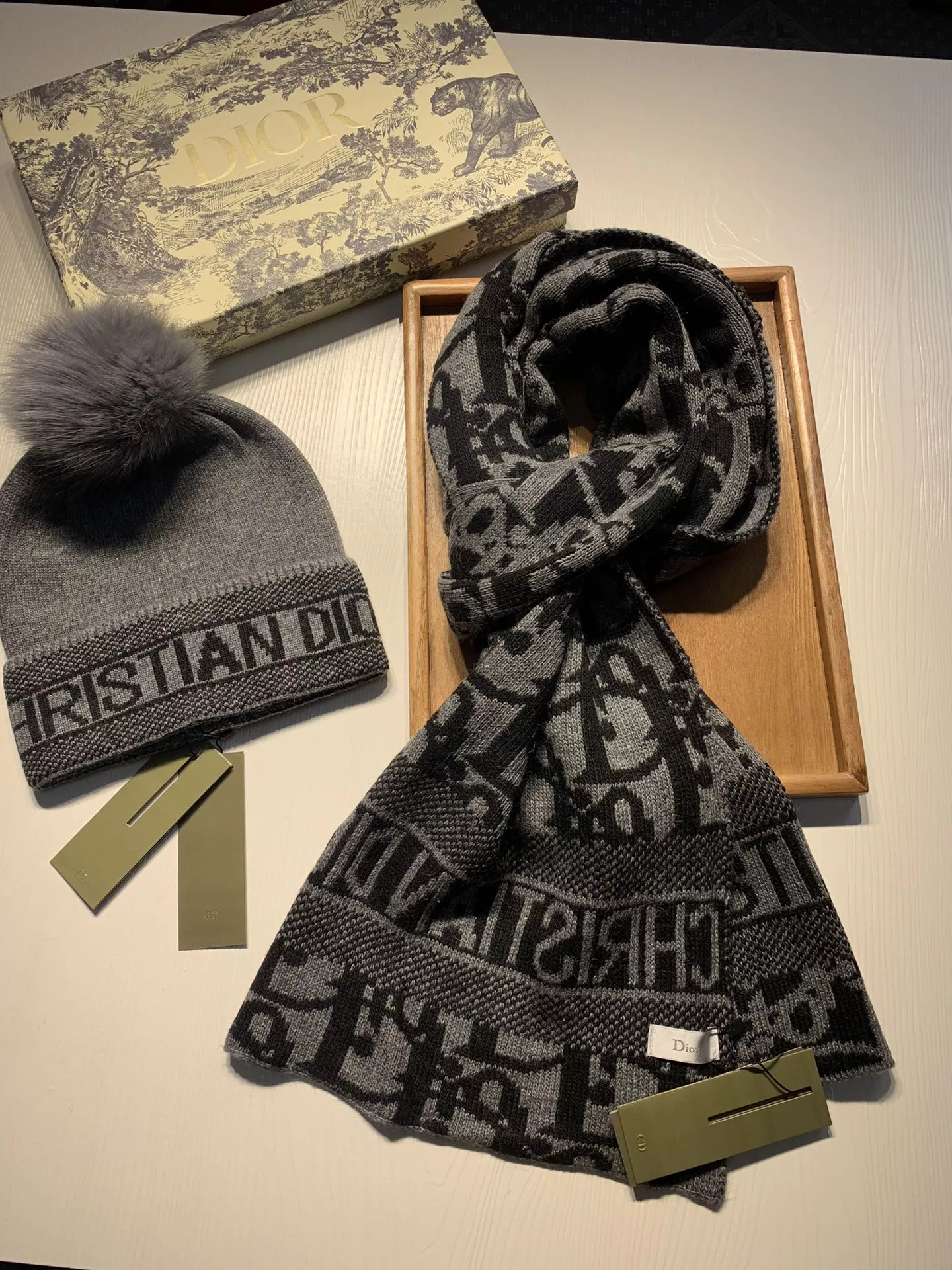 Breathable 4278 Christian Dior Hat and Scarf Set