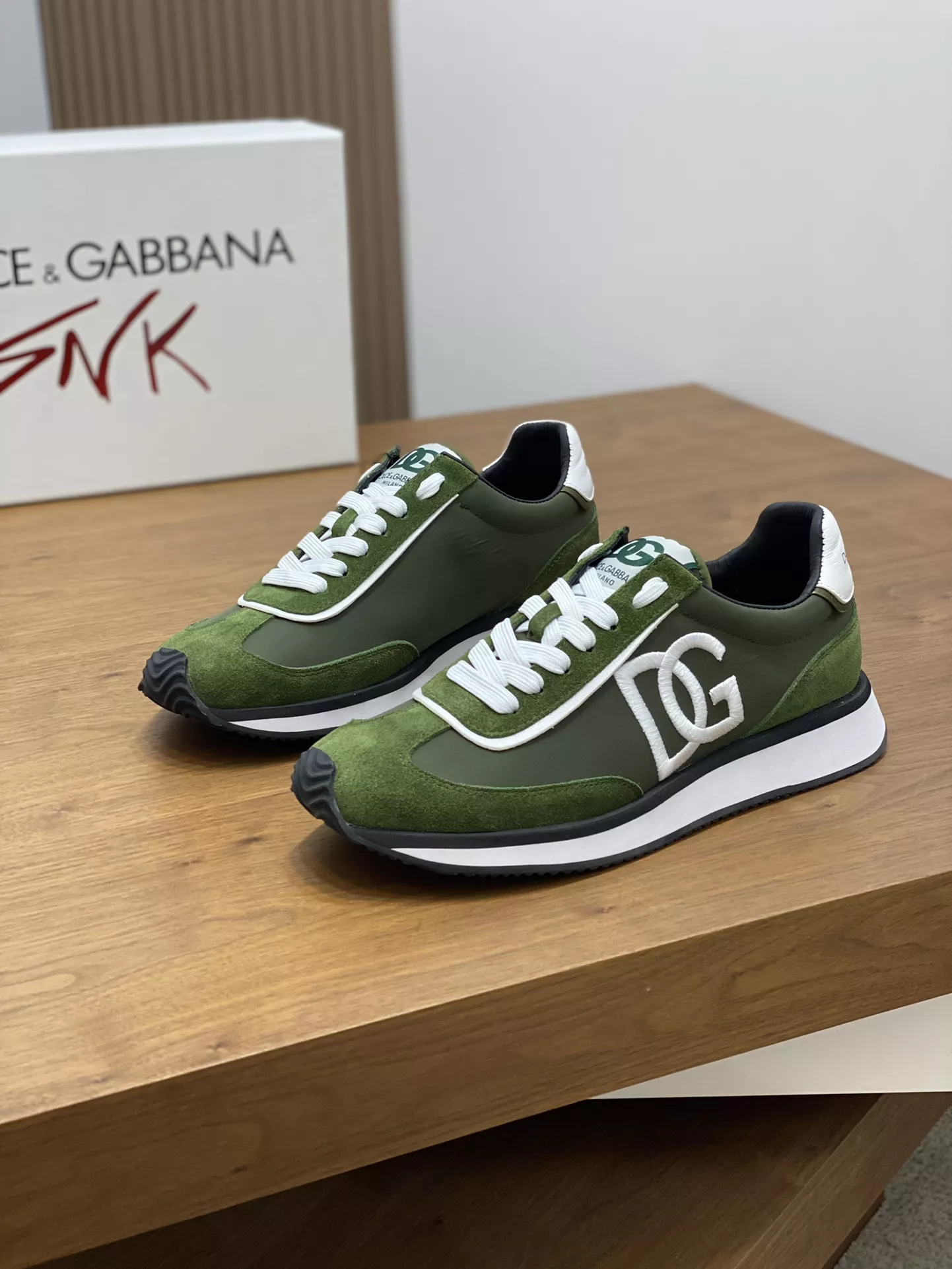 Breathable 450 Dolce & Gabbana D&G Casual Shoes For Men