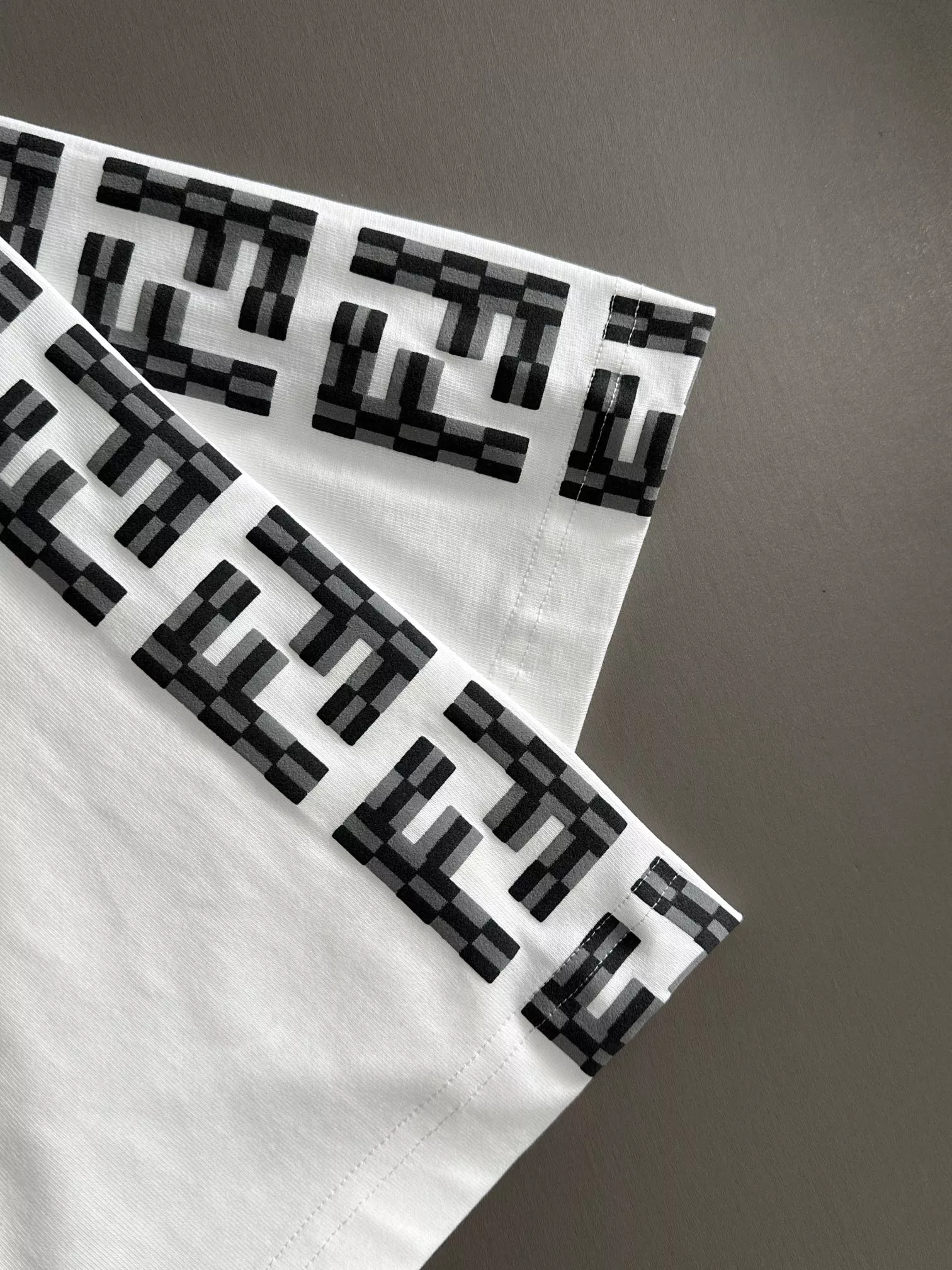 Breathable 4601 Fendi T-Shirts Short Sleeved For Unisex