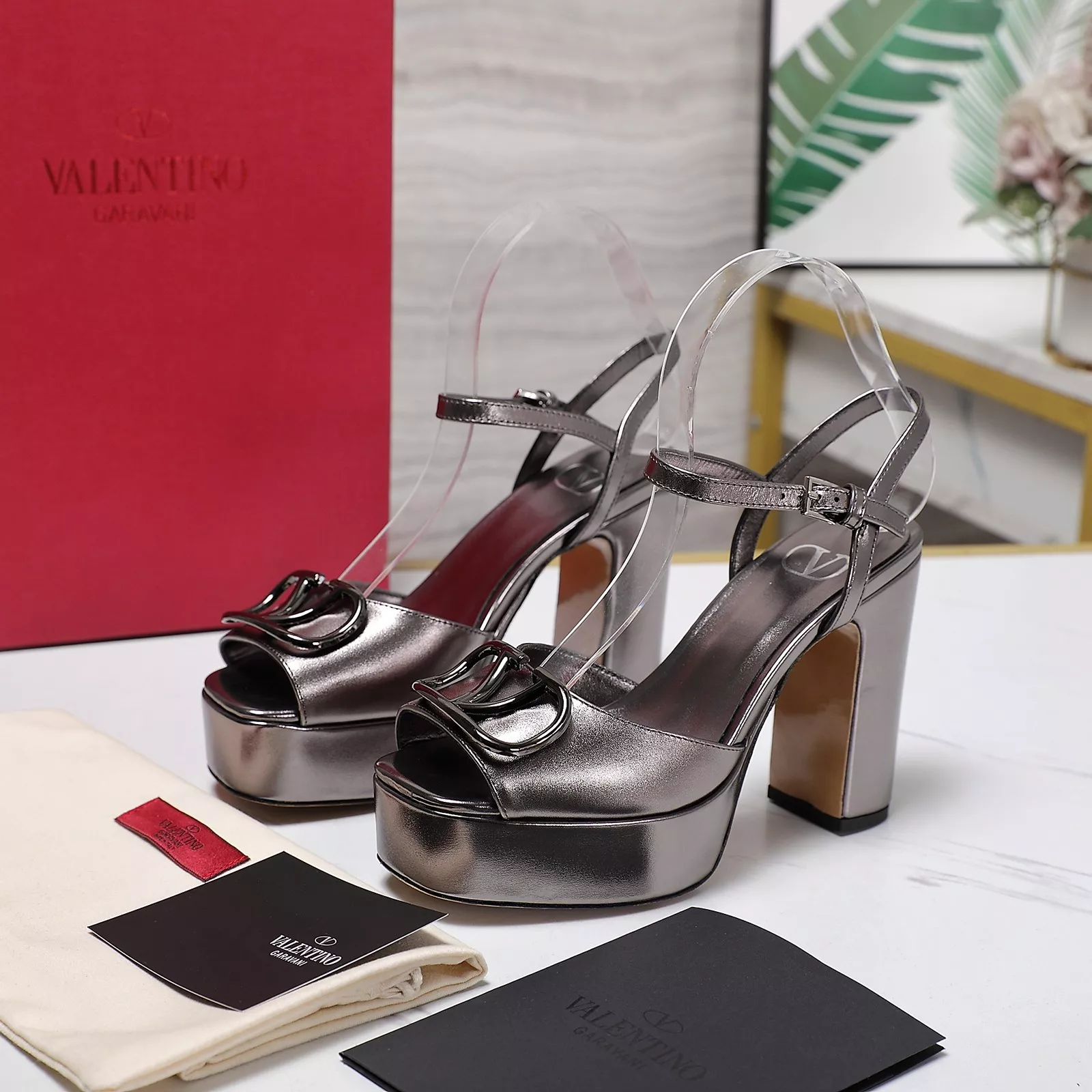 Breathable 4657 Valentino Sandal For Women