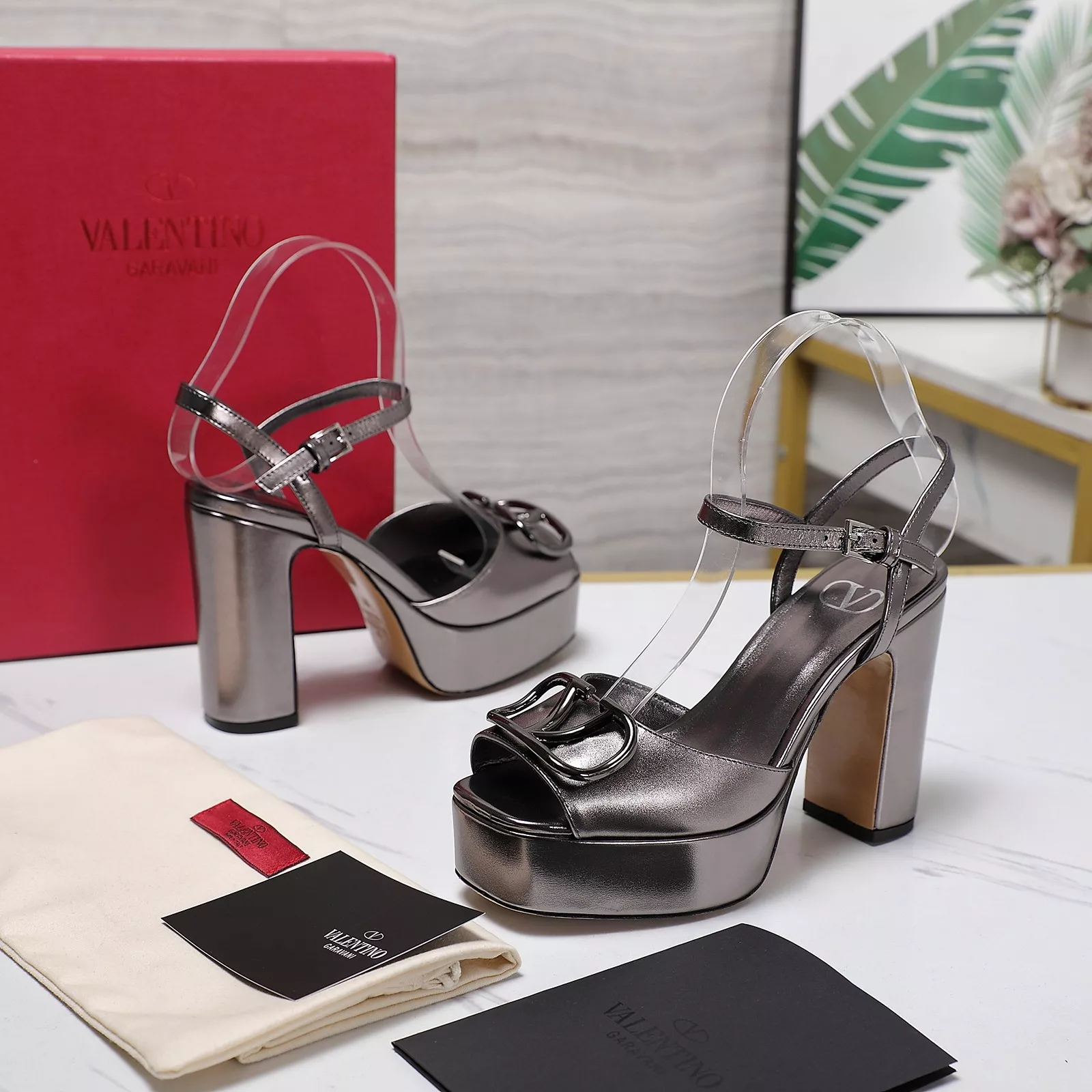 Breathable 4657 Valentino Sandal For Women