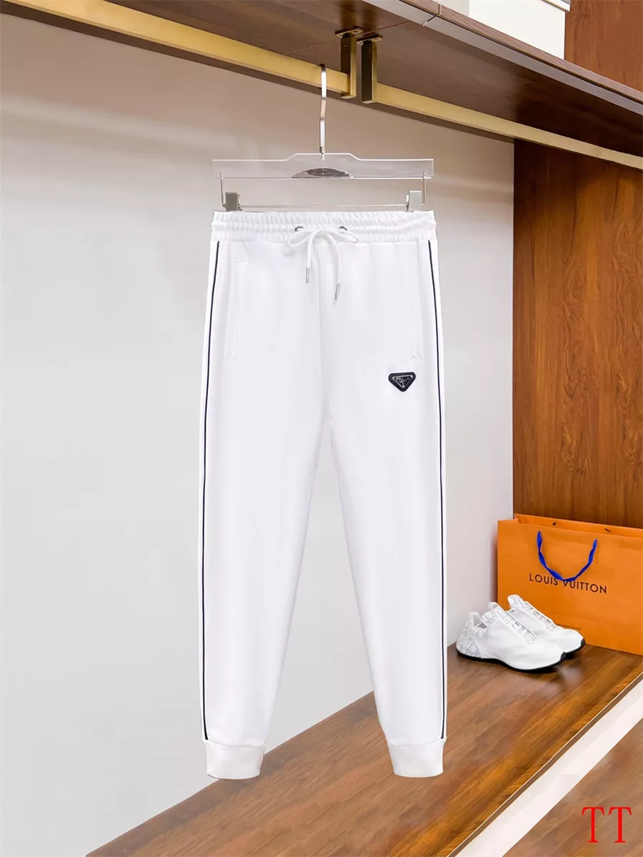 Breathable 5335 Prada Tracksuits Long Sleeved For Men