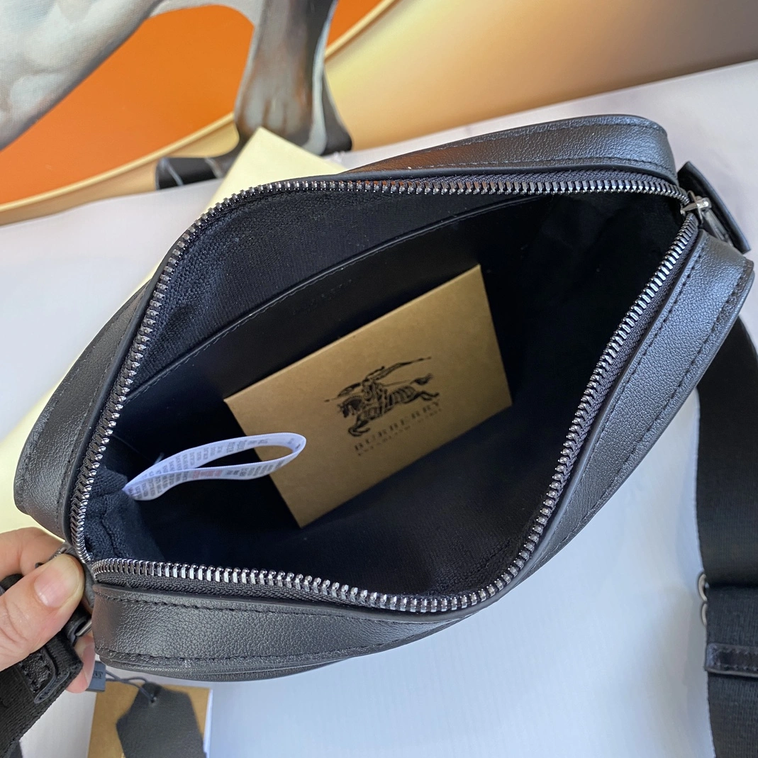 Breathable 5478 Burberry AAA Man Messenger Bags