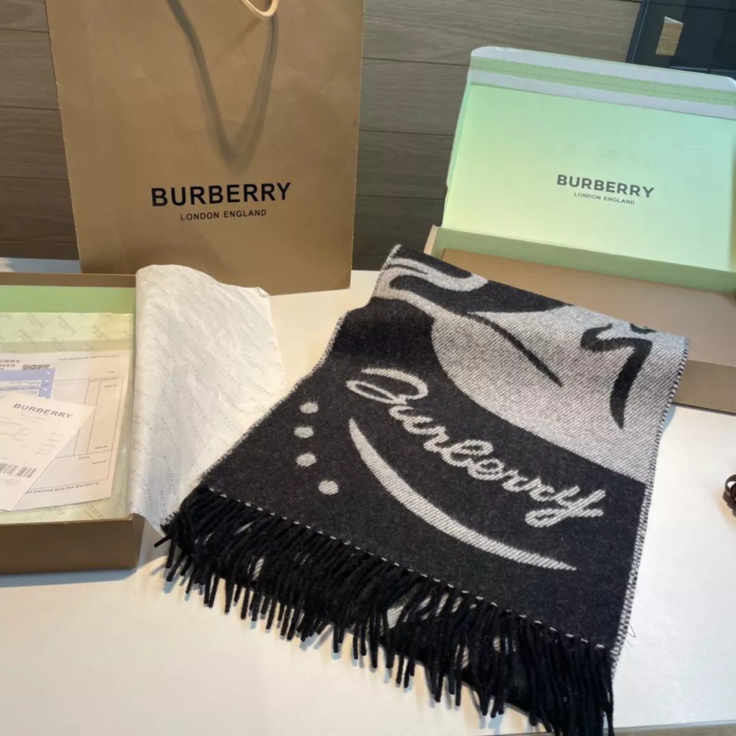 Breathable 5674 Burberry Scarf For Unisex