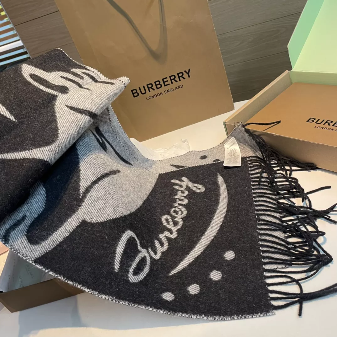 Breathable 5674 Burberry Scarf For Unisex