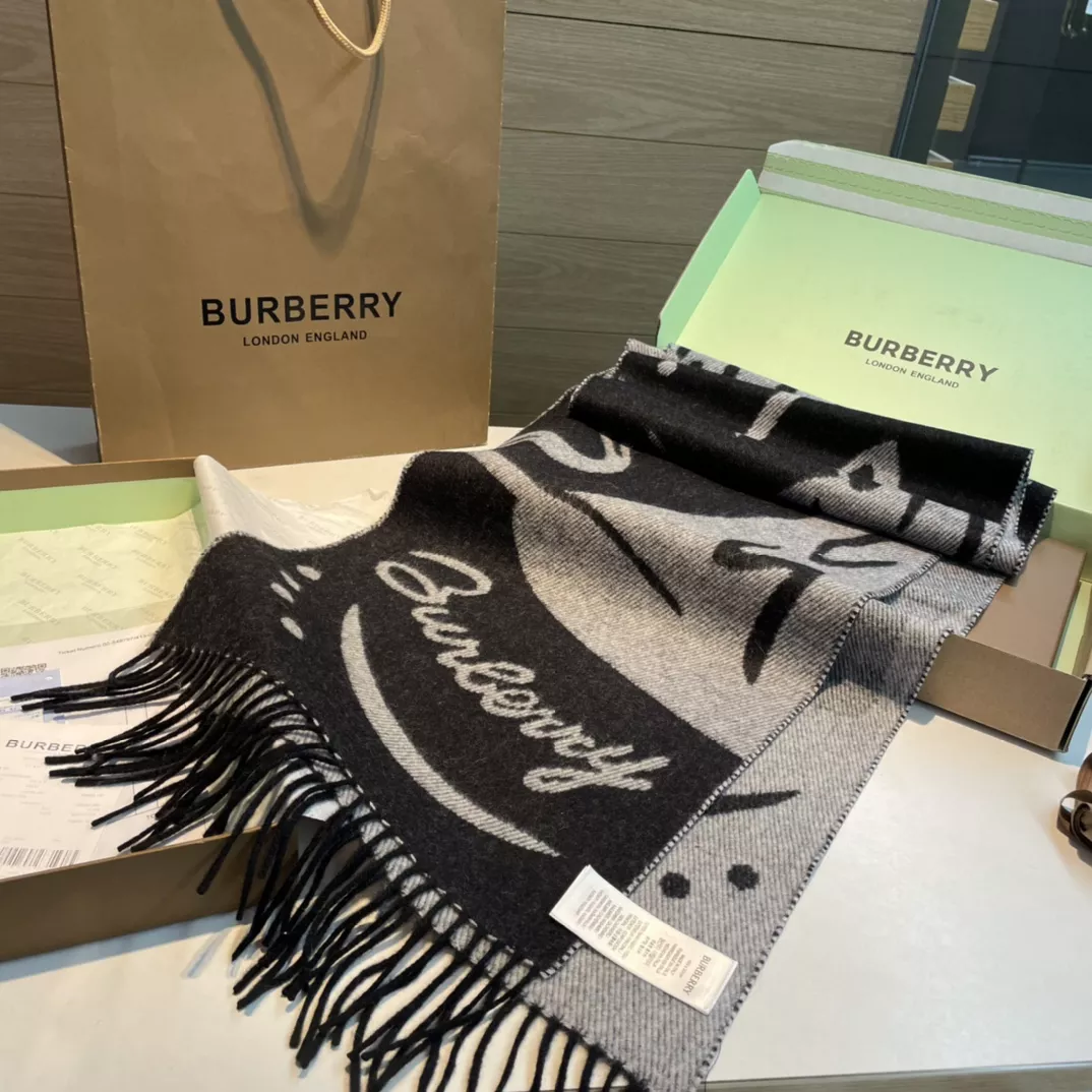 Breathable 5674 Burberry Scarf For Unisex