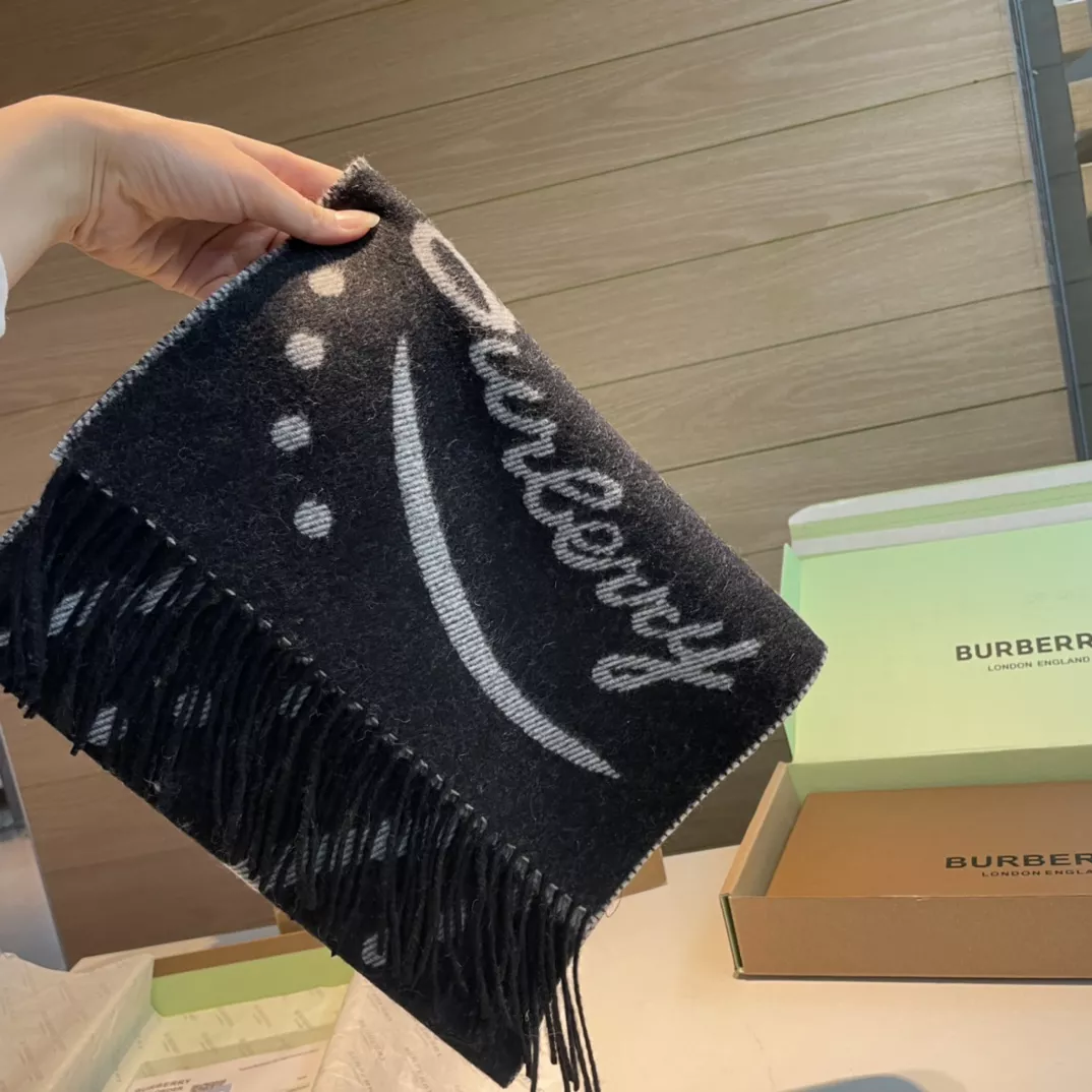 Breathable 5674 Burberry Scarf For Unisex