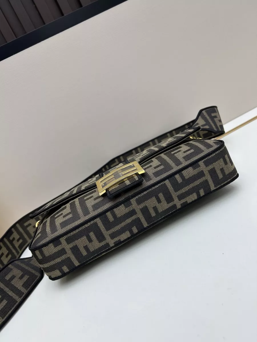 Breathable 5733 Fendi AAA Quality Messenger Bags For Women