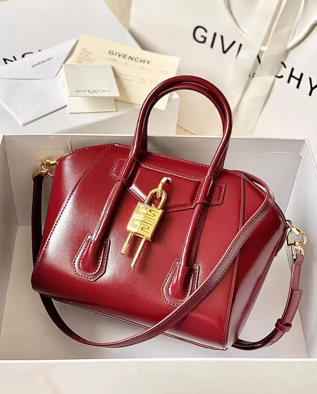 Breathable 5802 Givenchy AAA Quality Handbags For Women