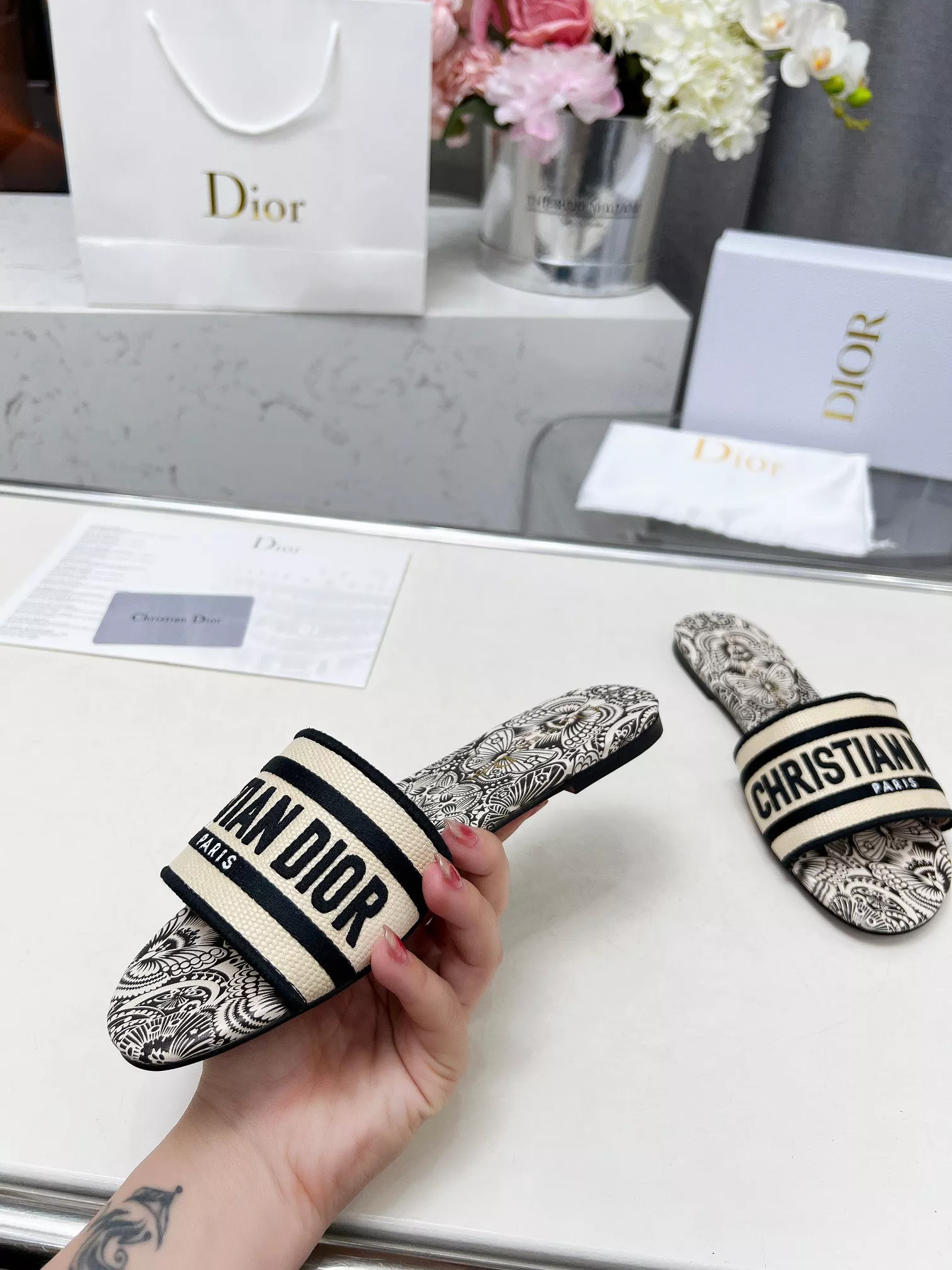 Breathable 5819 Christian Dior Slippers For Women