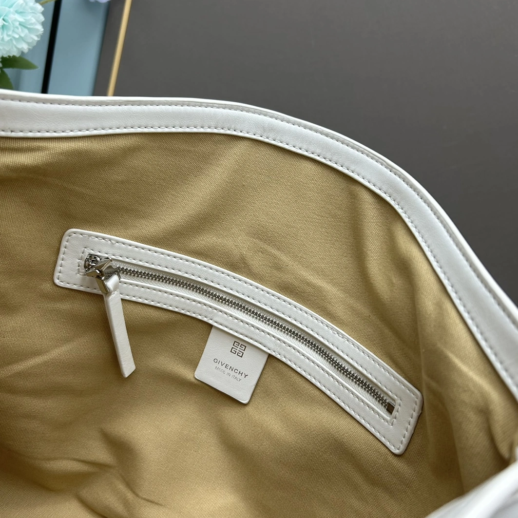 Breathable 6055 Givenchy AAA Quality Shoulder Bags For Women