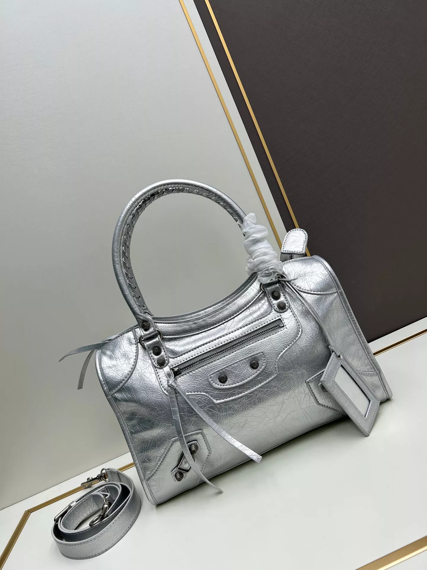Breathable 6067 Balenciaga AAA Quality Handbags For Women