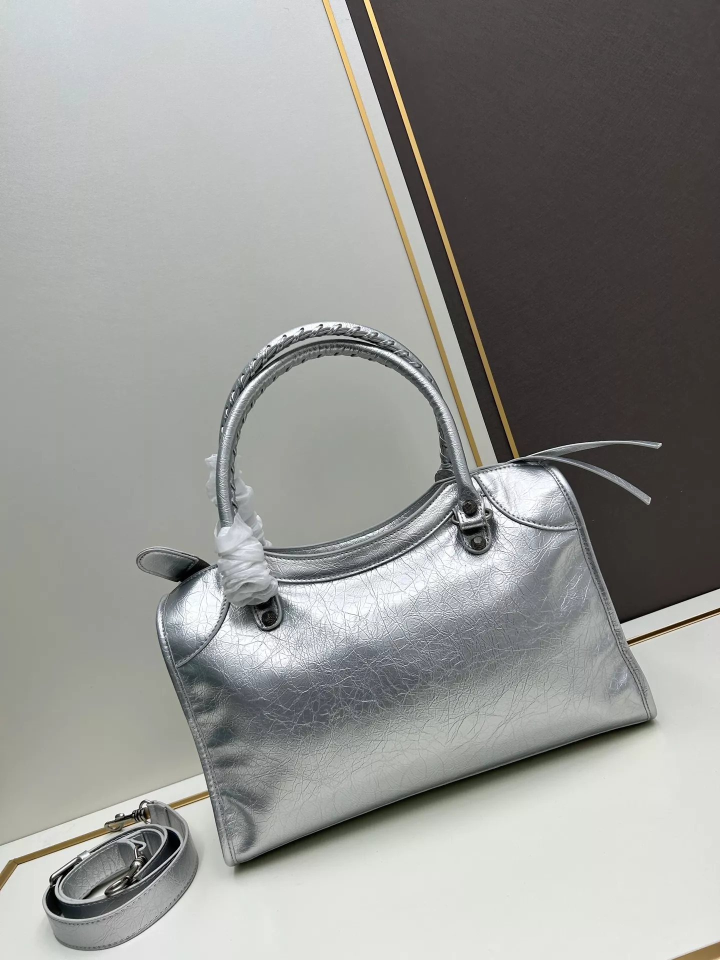 Breathable 6067 Balenciaga AAA Quality Handbags For Women