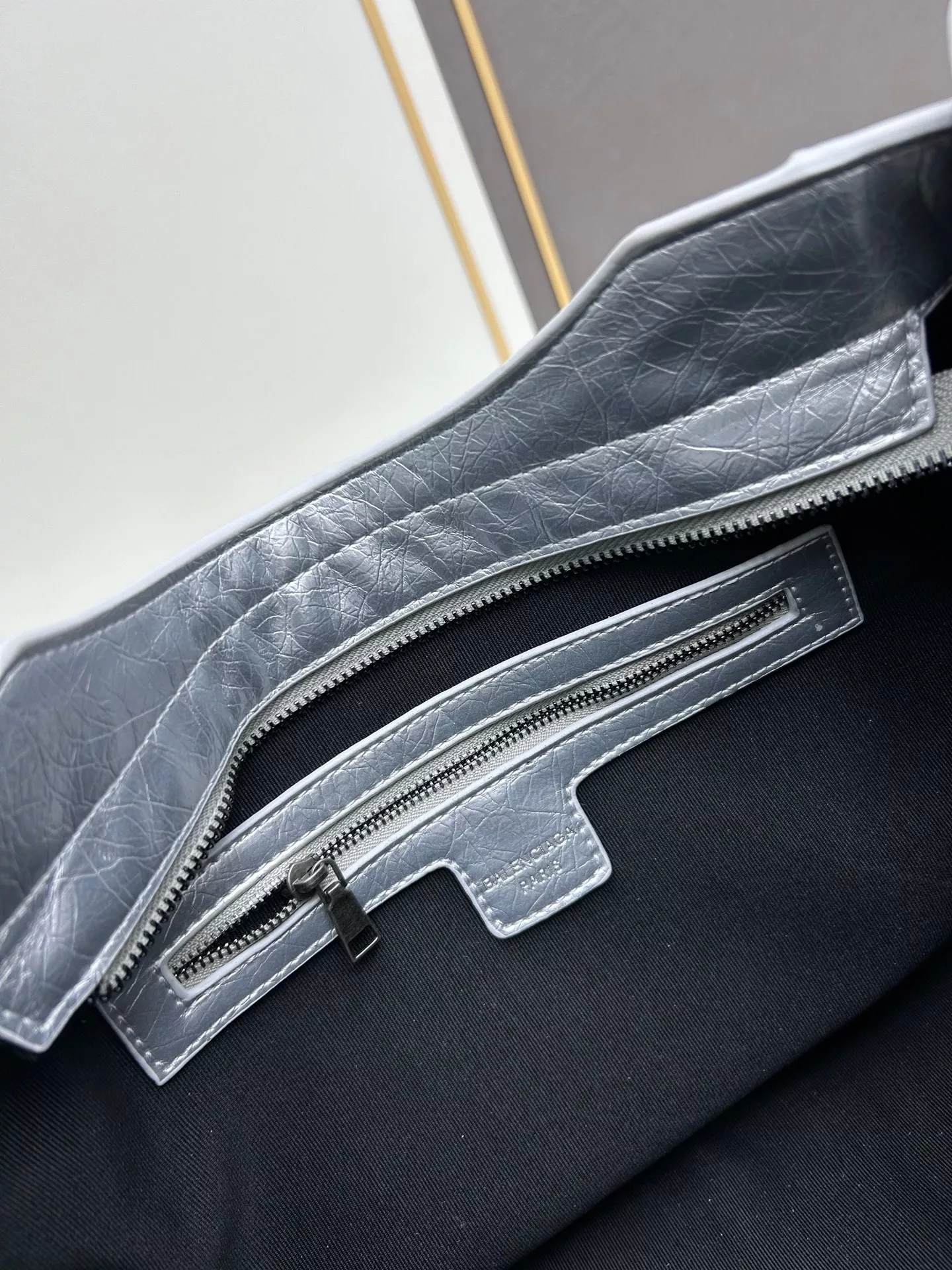 Breathable 6067 Balenciaga AAA Quality Handbags For Women