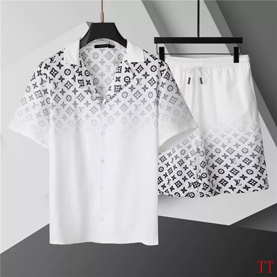 Breathable 6306 Louis Vuitton LV Tracksuits Short Sleeved For Men