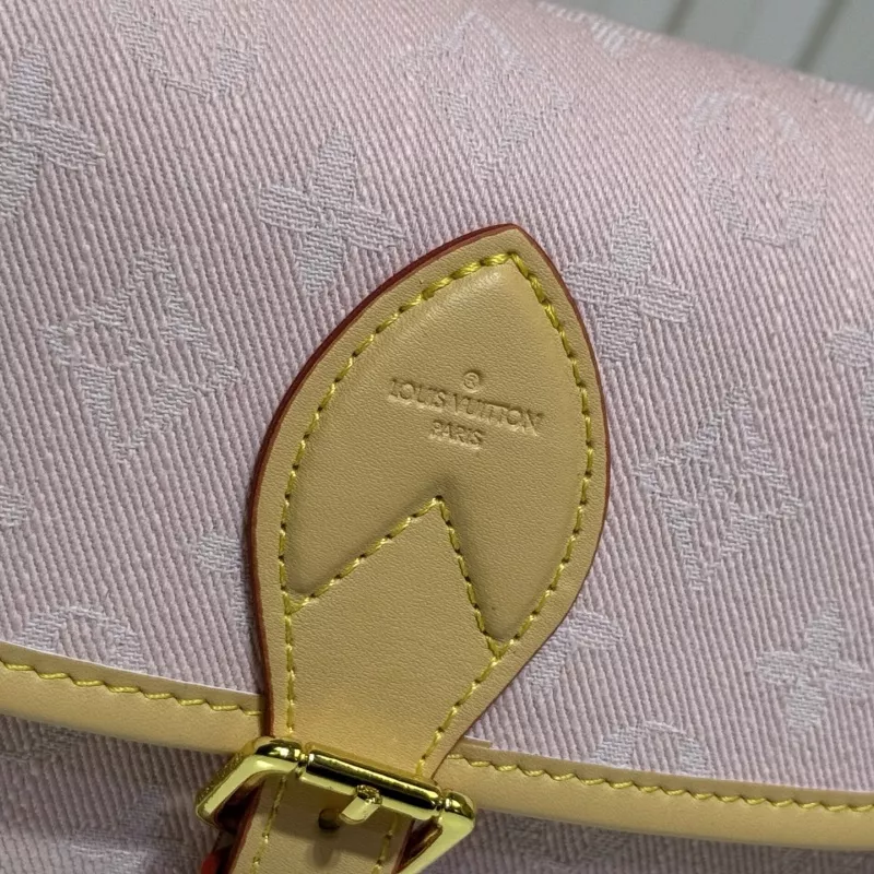 Breathable 6314 Louis Vuitton AAA Quality Messenger Bags For Women