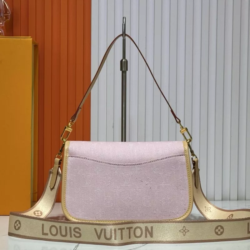 Breathable 6314 Louis Vuitton AAA Quality Messenger Bags For Women