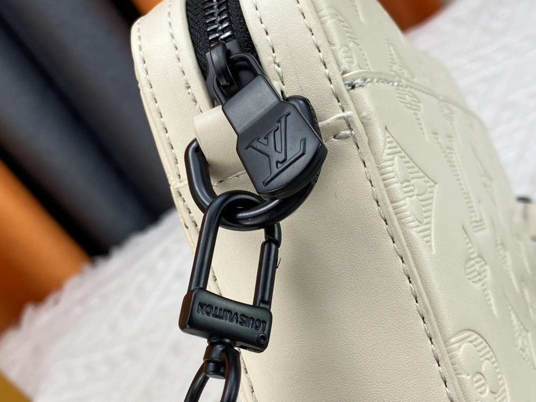 Breathable 6497 Louis Vuitton AAA Man Messenger Bags