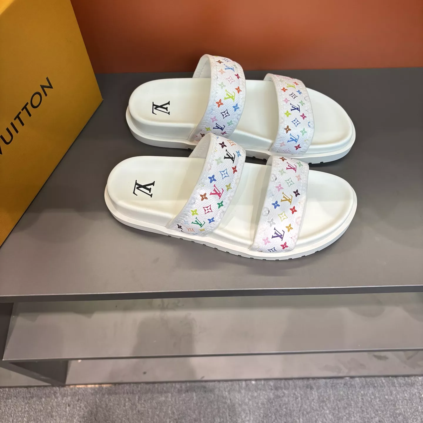 Breathable 654 Louis Vuitton Slippers For Men
