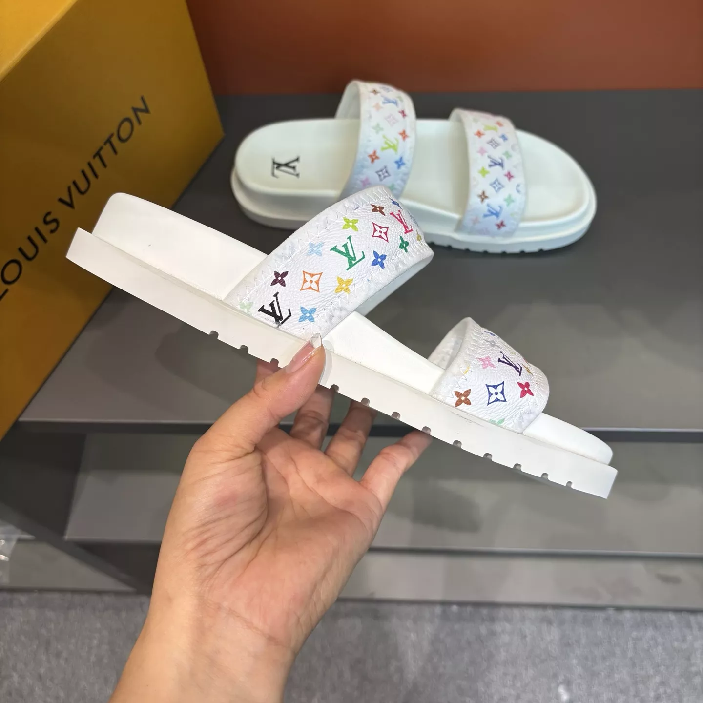 Breathable 654 Louis Vuitton Slippers For Men