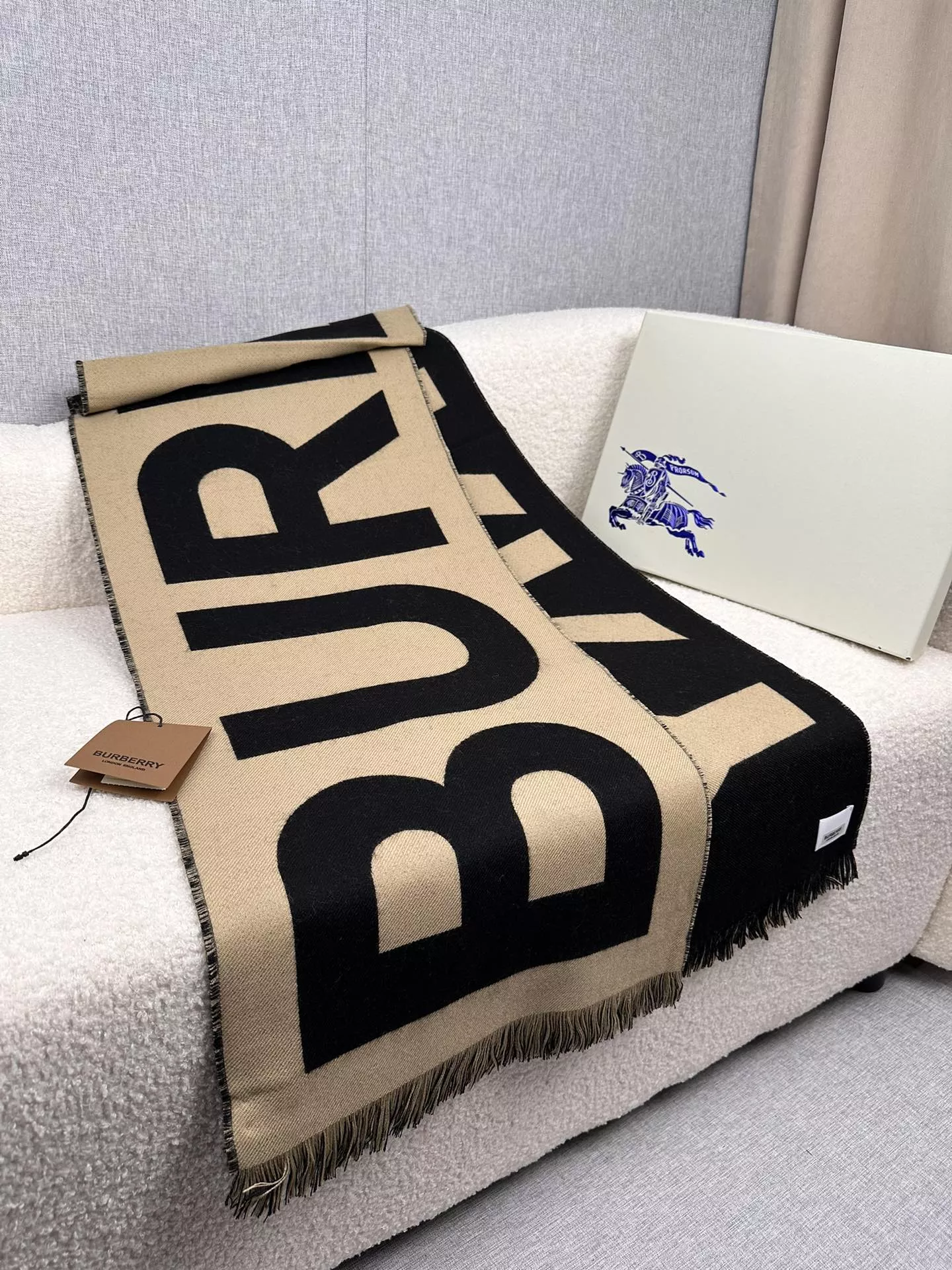 Breathable 6560 Burberry Scarf For Unisex