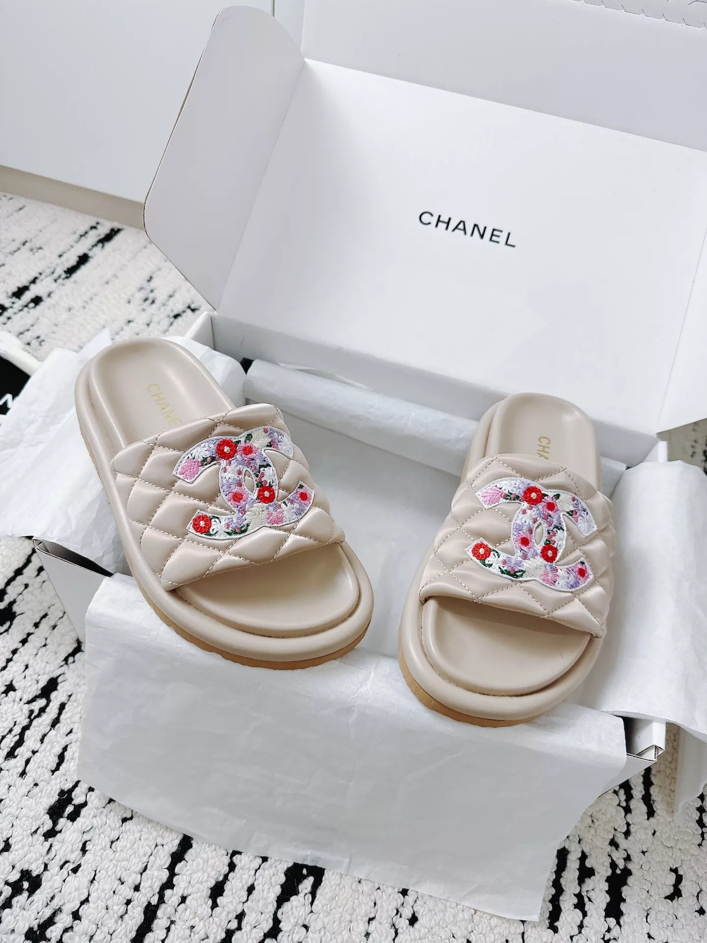 Breathable 6581 Chanel Slippers For Women