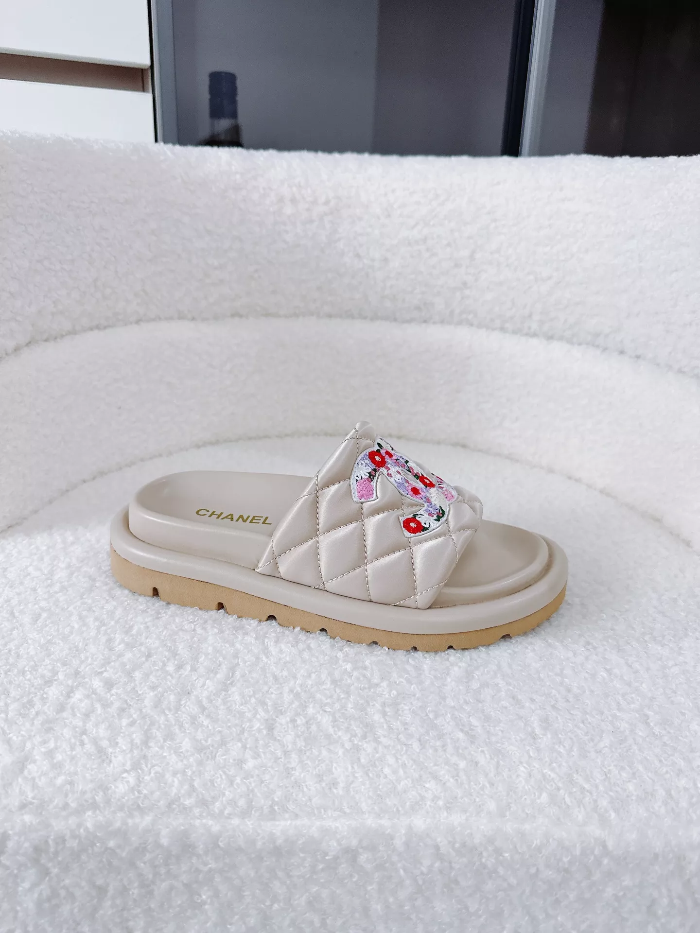 Breathable 6581 Chanel Slippers For Women