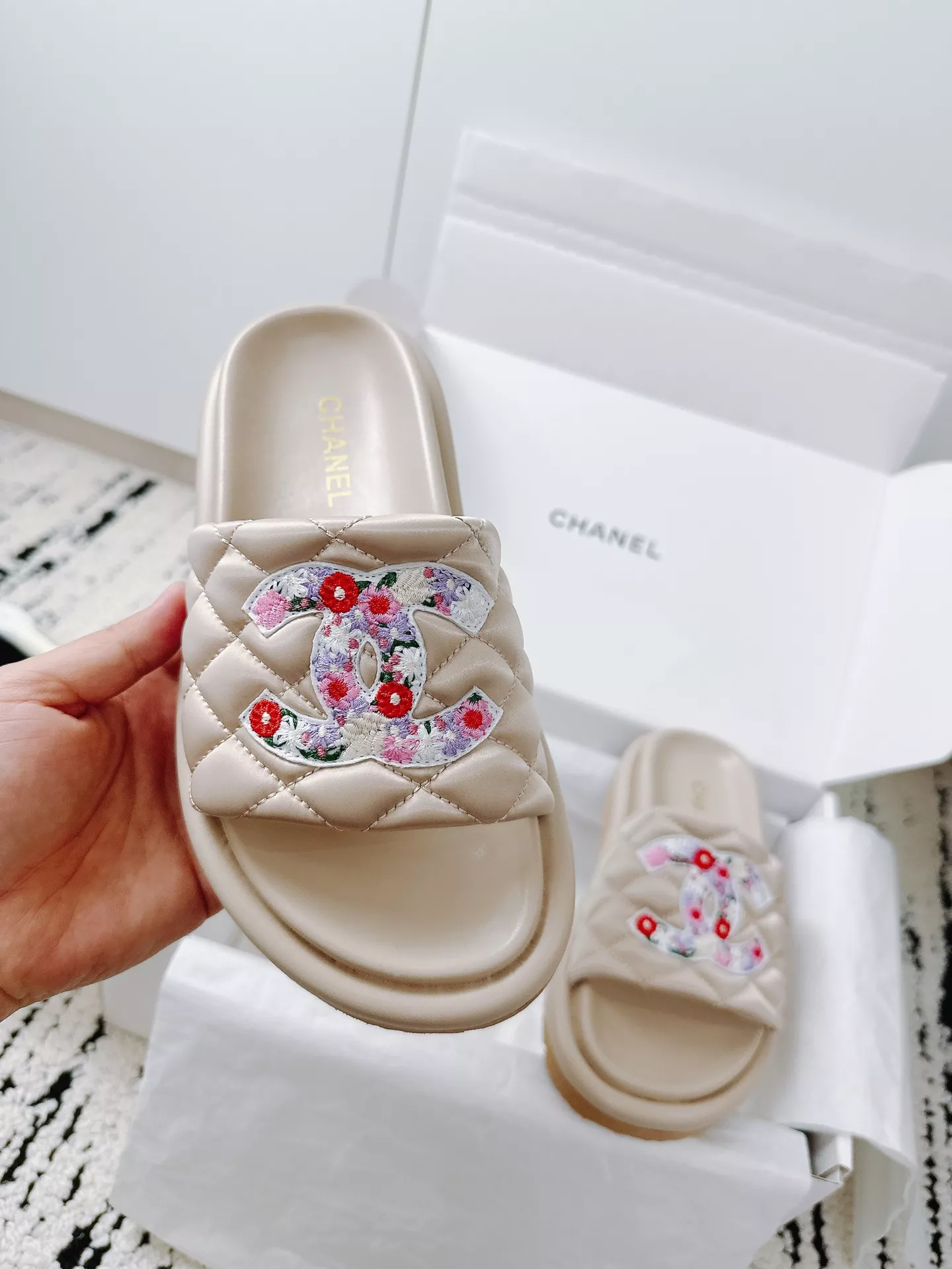 Breathable 6581 Chanel Slippers For Women