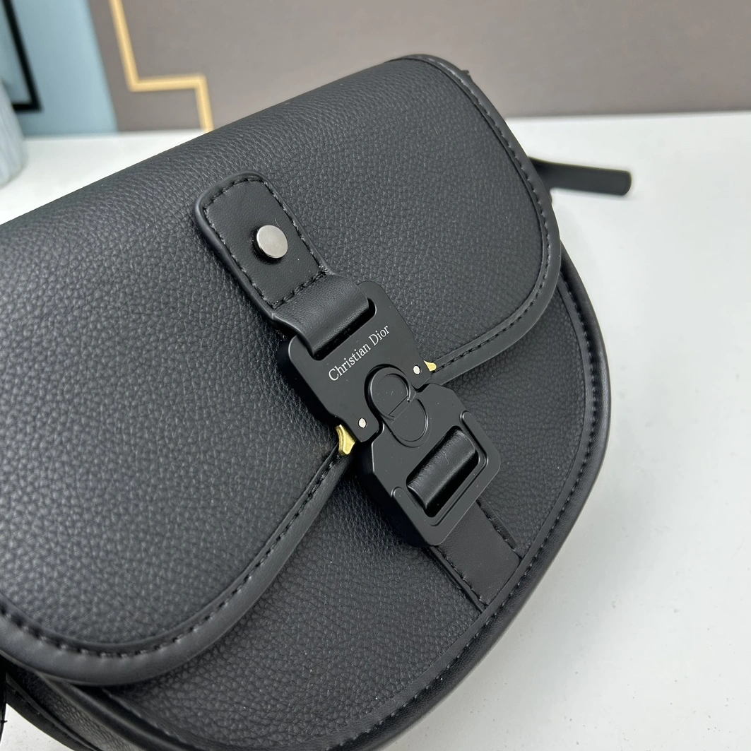 Breathable 6690 Christian Dior AAA Quality Messenger Bags For Unisex