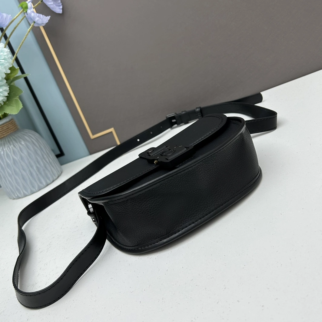 Breathable 6690 Christian Dior AAA Quality Messenger Bags For Unisex