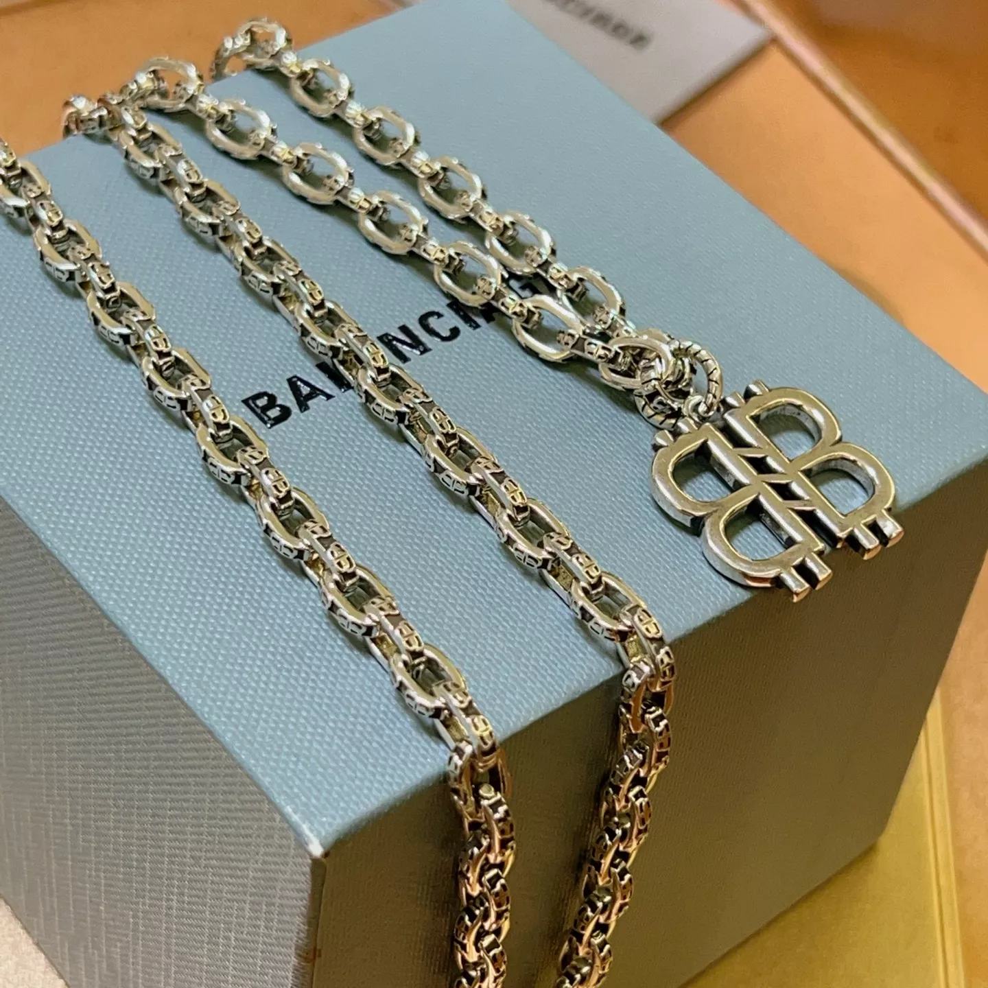 Breathable 6725 Balenciaga Necklaces