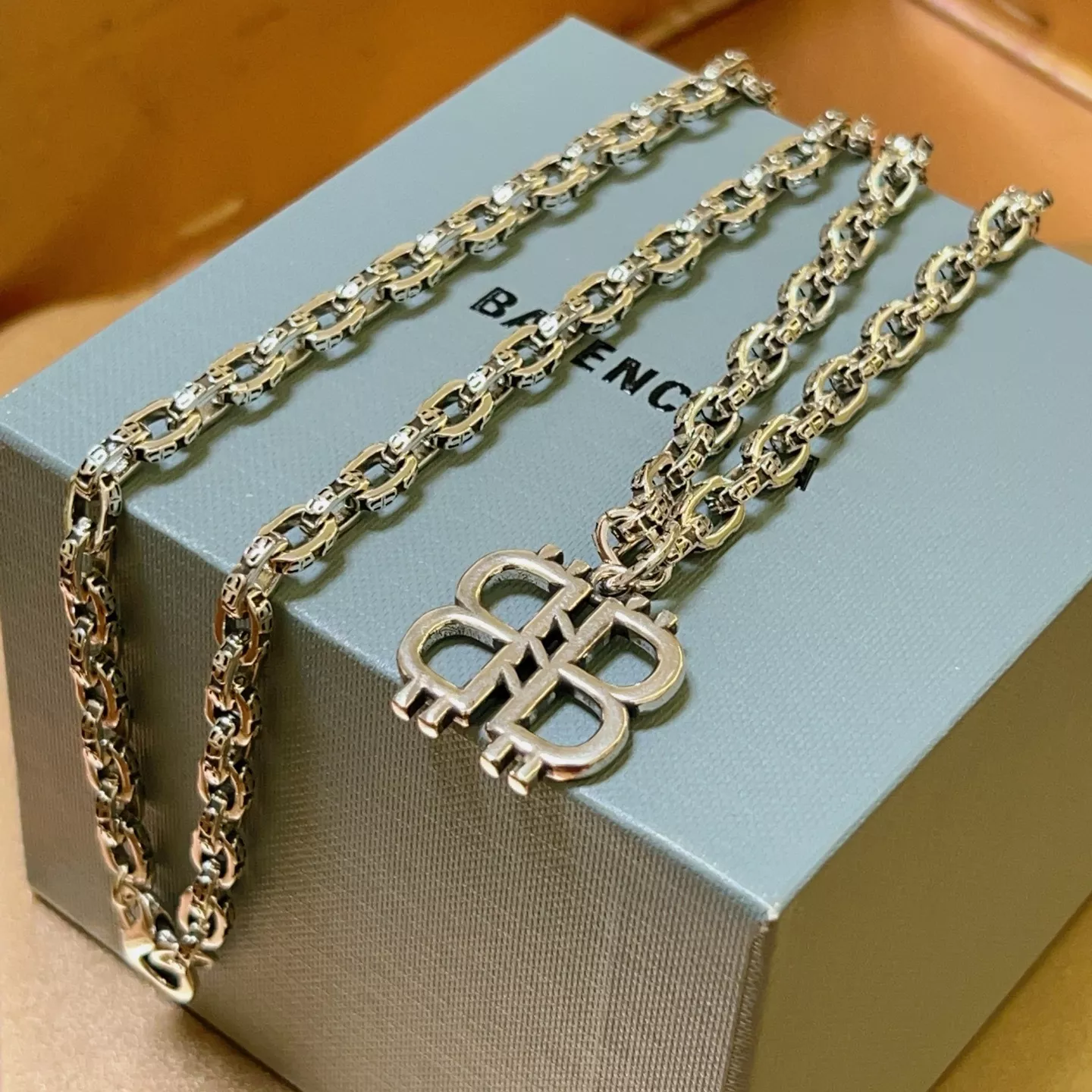 Breathable 6725 Balenciaga Necklaces