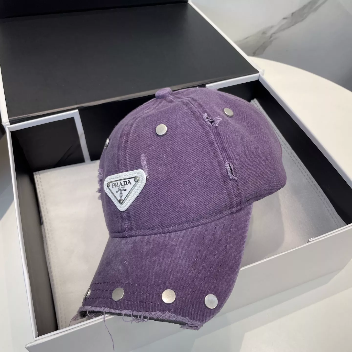 Breathable 6842 Prada Caps