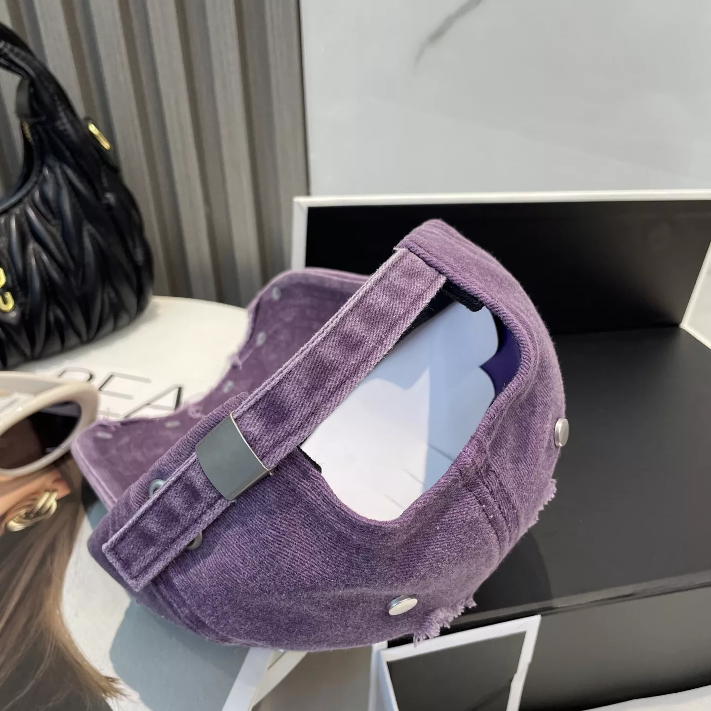 Breathable 6842 Prada Caps