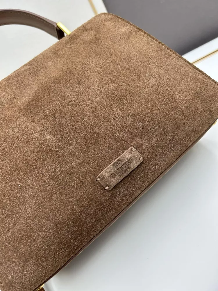 Breathable 694 Valentino AAA Quality Handbags For Women