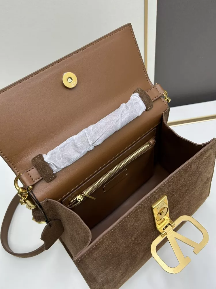 Breathable 694 Valentino AAA Quality Handbags For Women