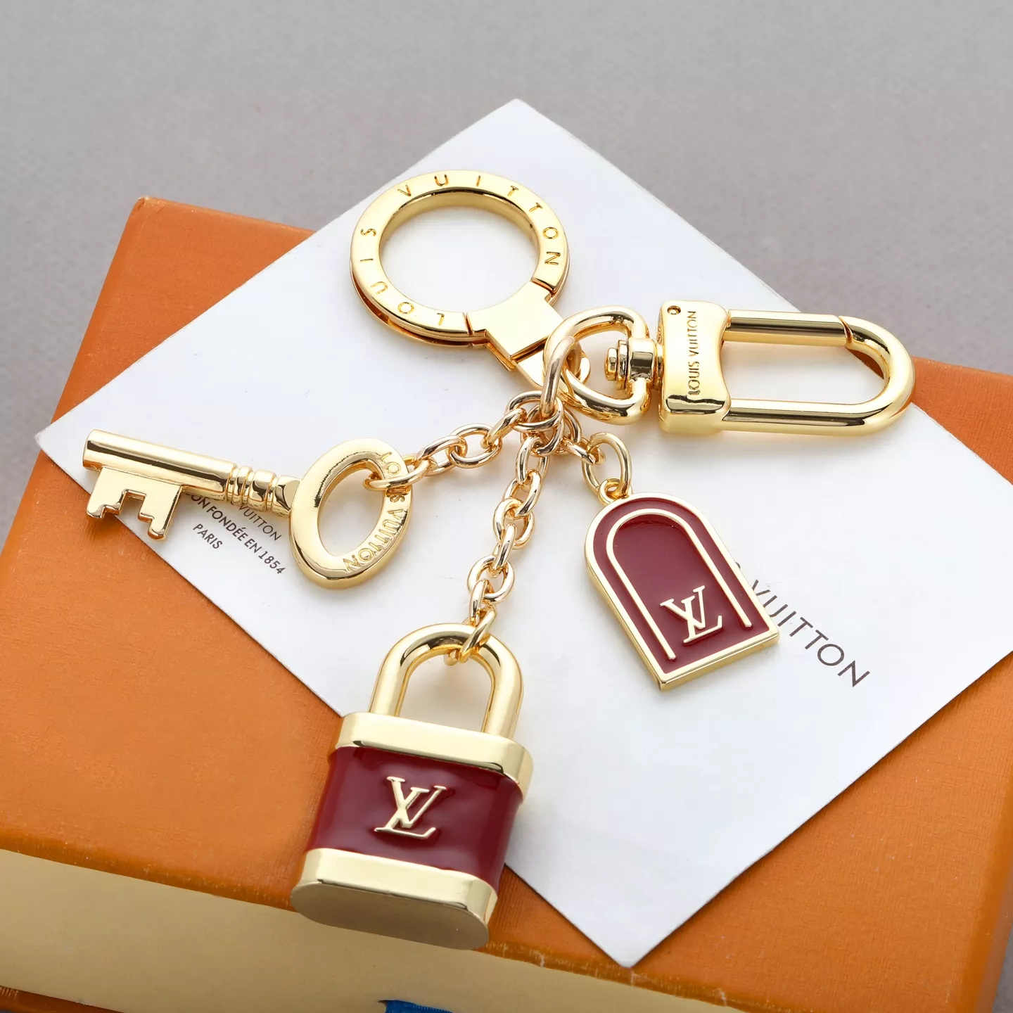 Breathable 7052 Louis Vuitton LV Key Holder And Bag Buckle