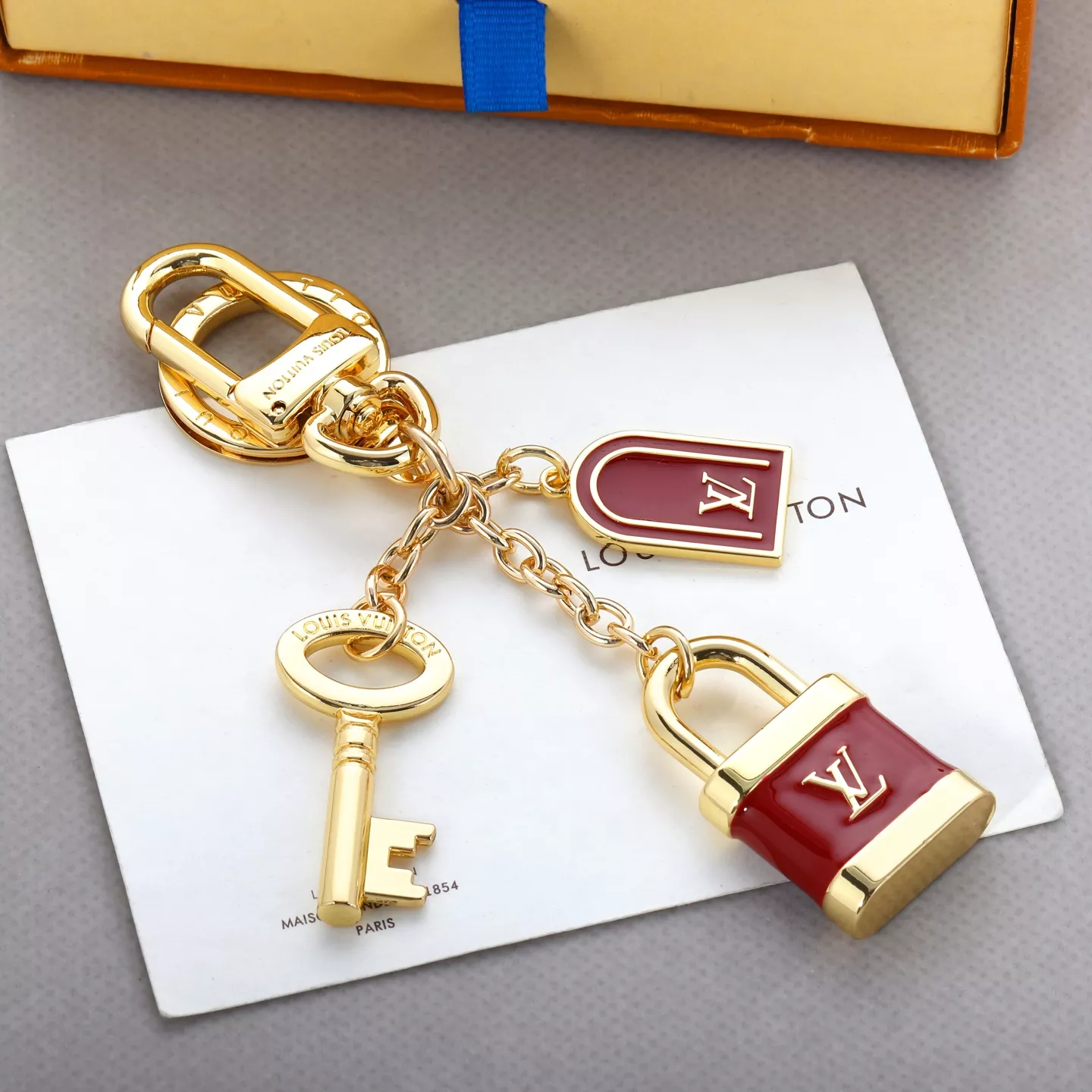 Breathable 7052 Louis Vuitton LV Key Holder And Bag Buckle