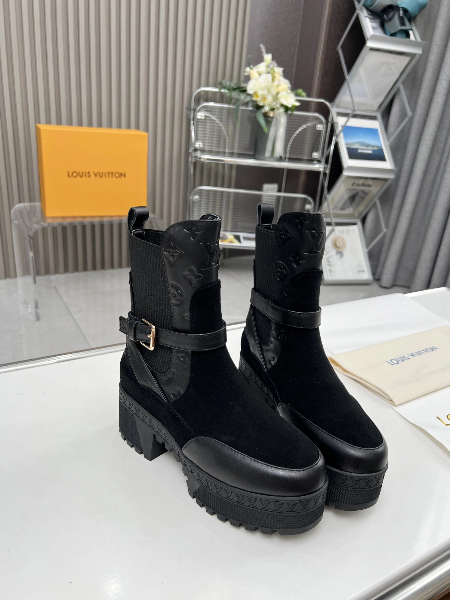 Breathable 7227 Louis Vuitton Boots For Women