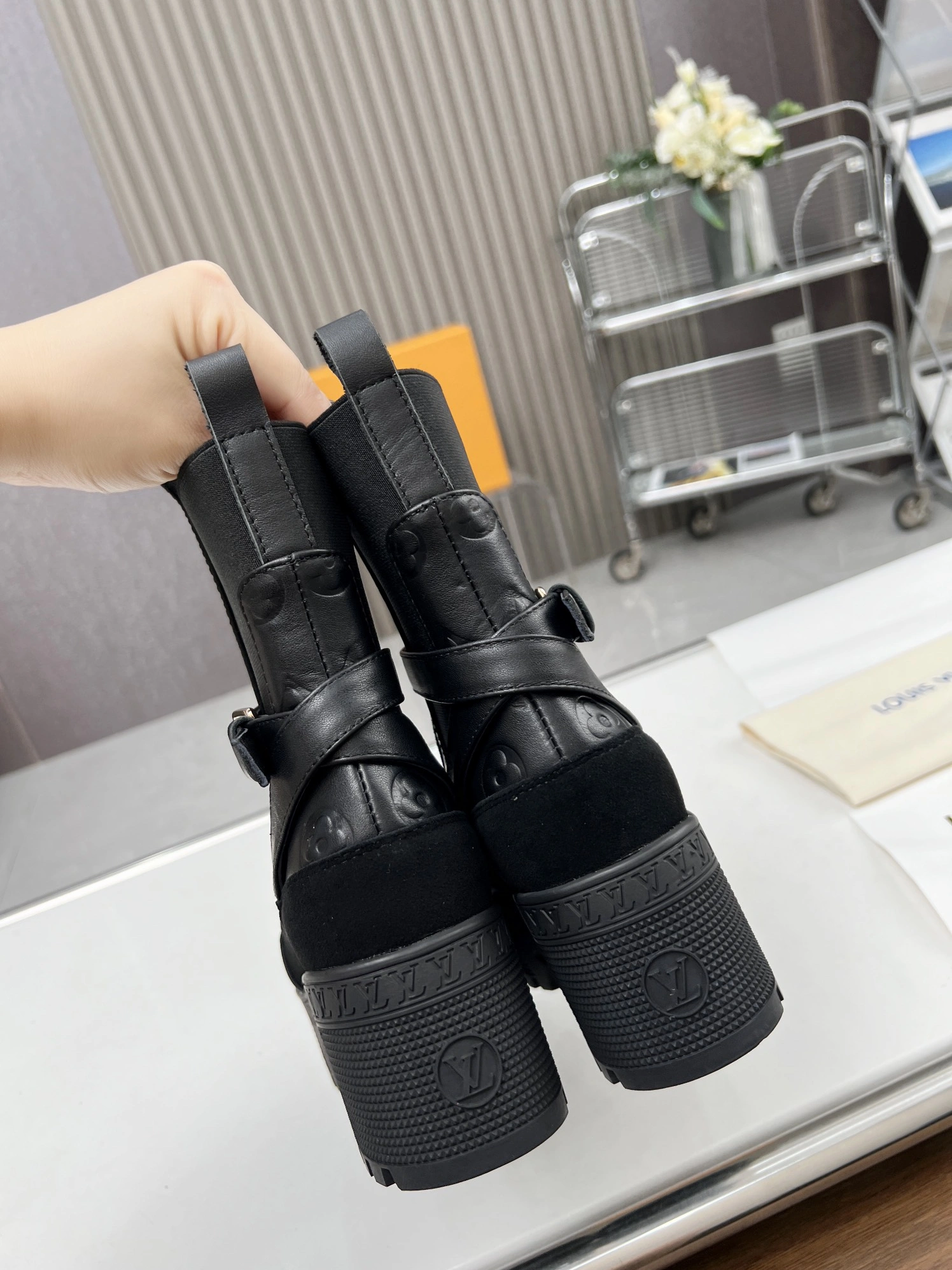 Breathable 7227 Louis Vuitton Boots For Women