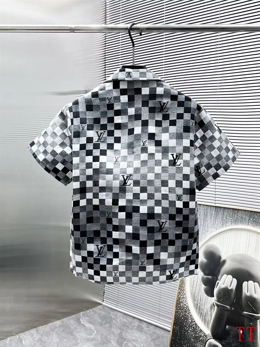 Breathable 7270 Louis Vuitton LV Tracksuits Short Sleeved For Men