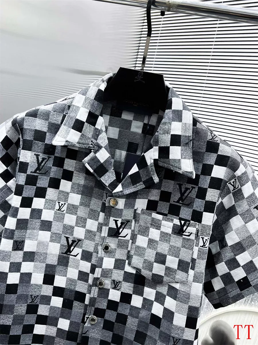 Breathable 7270 Louis Vuitton LV Tracksuits Short Sleeved For Men