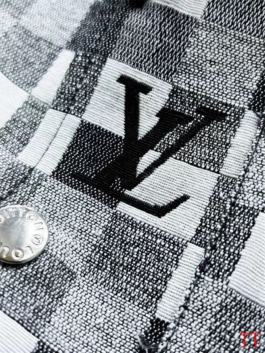 Breathable 7270 Louis Vuitton LV Tracksuits Short Sleeved For Men