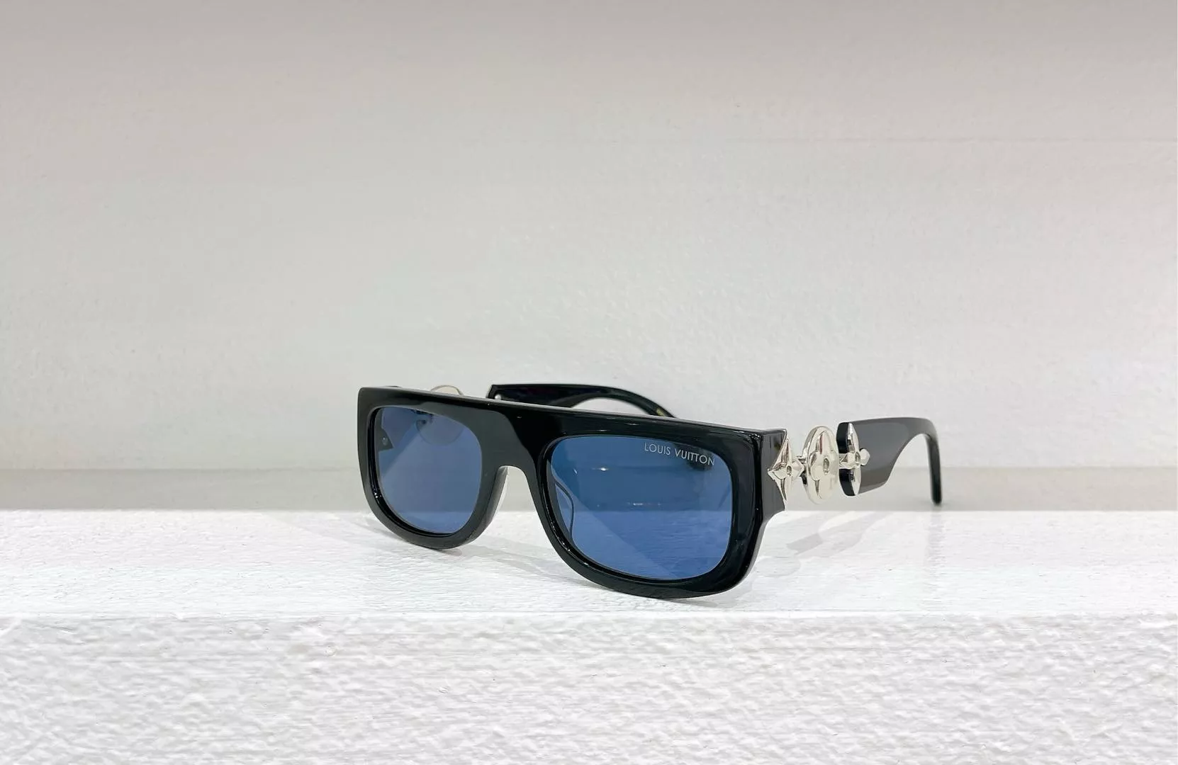 Breathable 7284 Louis Vuitton AAA Quality Sunglasses