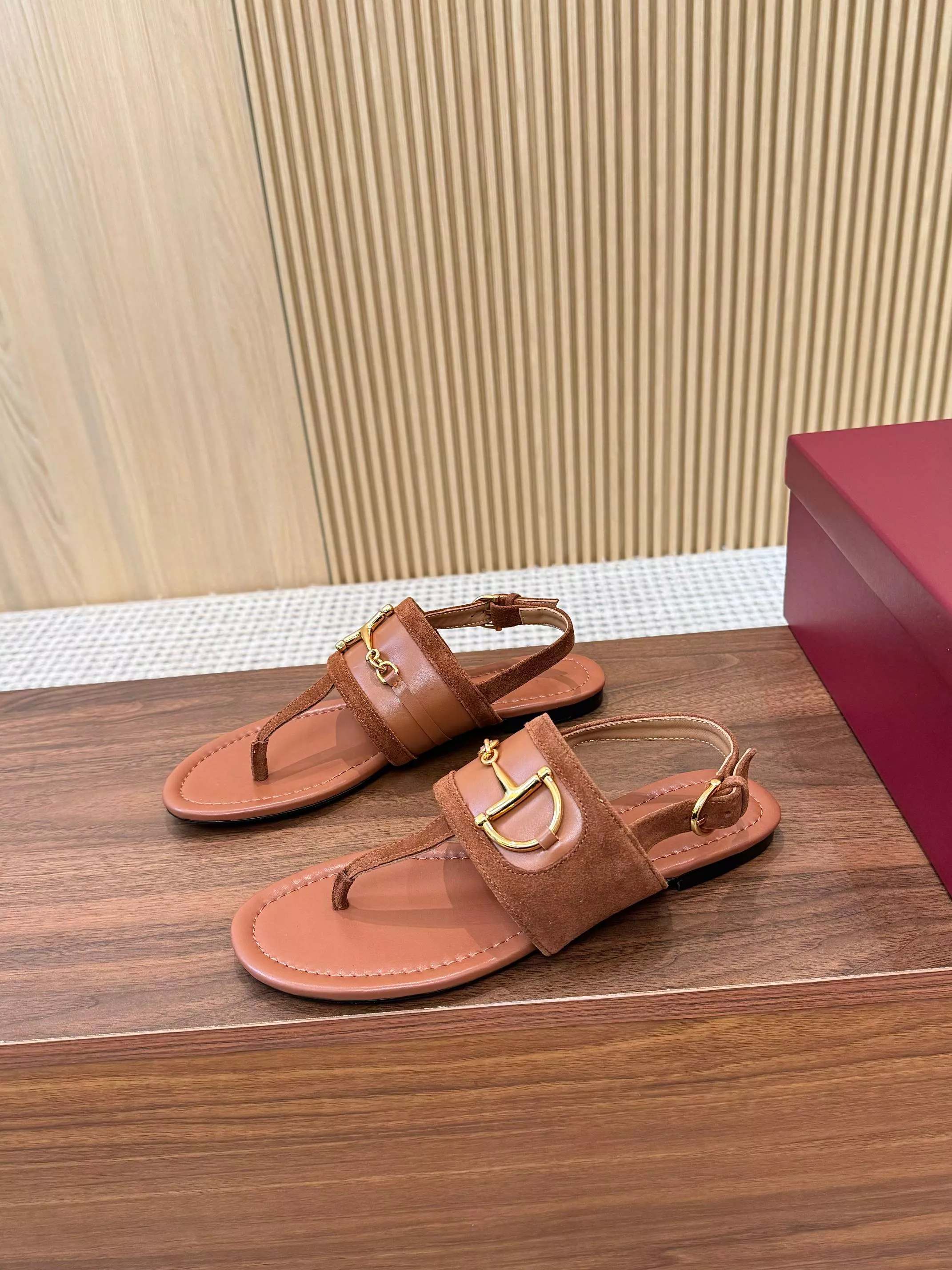 Breathable 7454 Gucci Sandal For Women