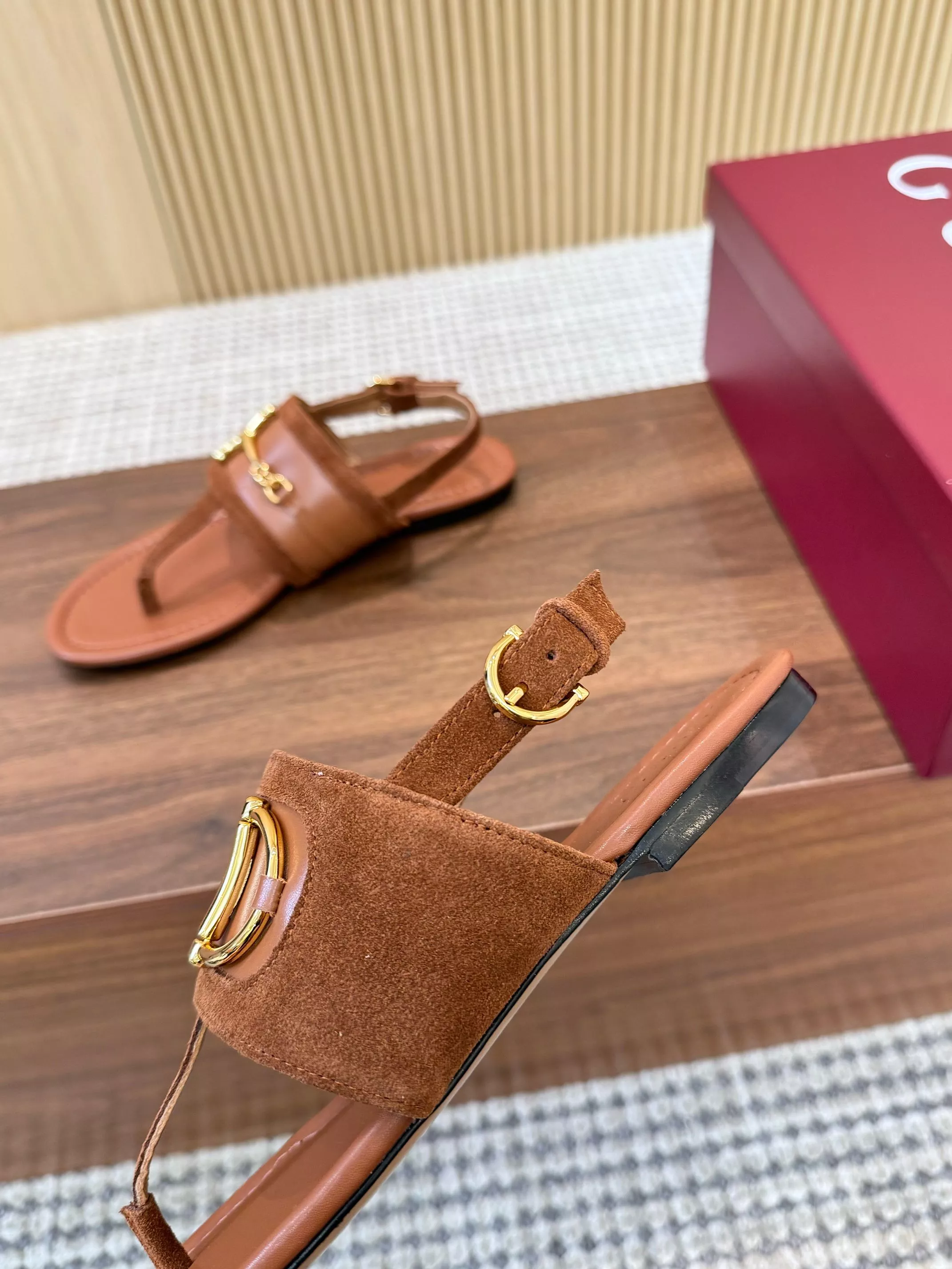 Breathable 7454 Gucci Sandal For Women